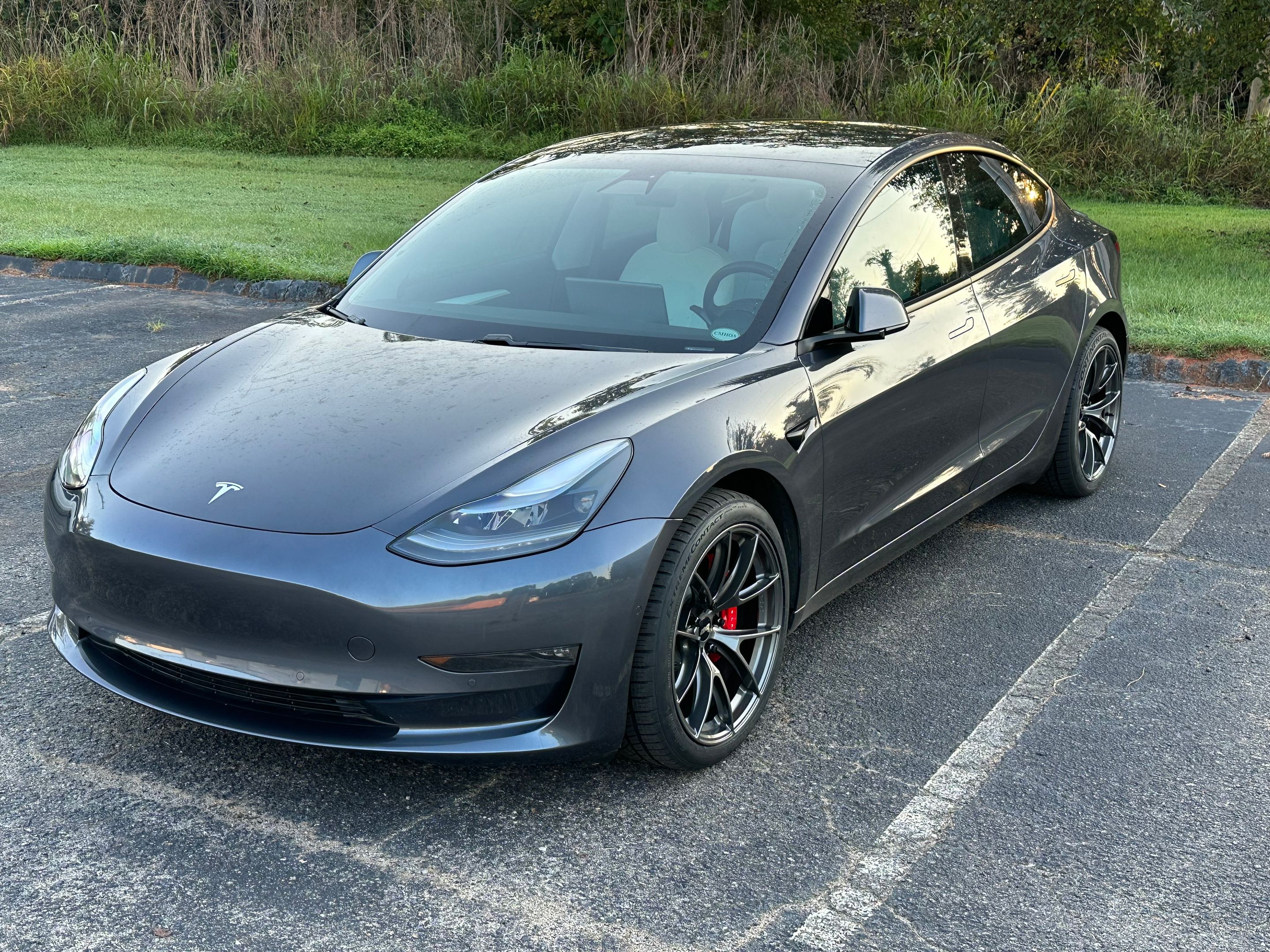 Grey Tesla Model 3 with 19" VS-5RS Apex wheels in Anthracite