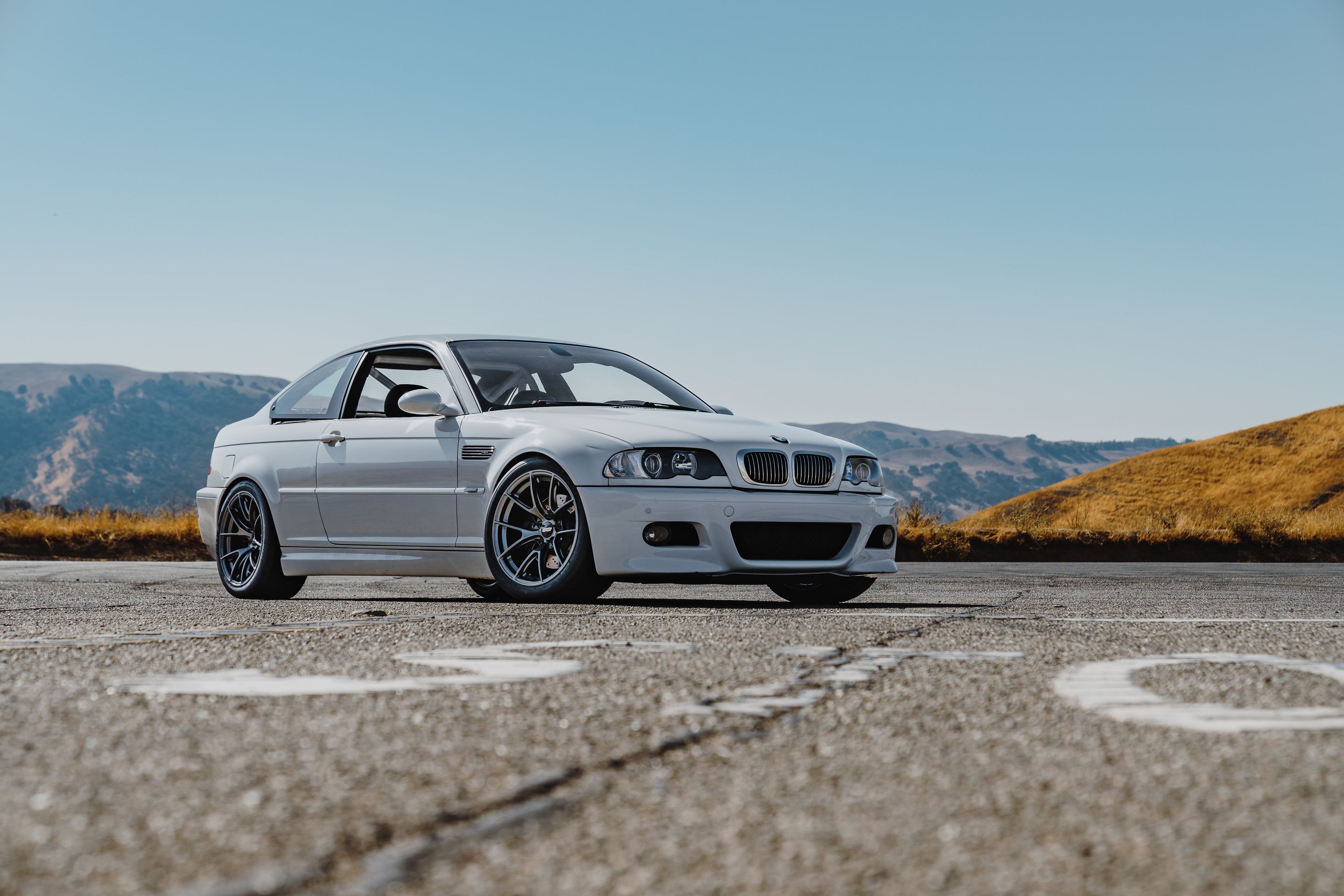 White BMW E46 M3 with 18" VS-5RS Apex wheels in Anthracite