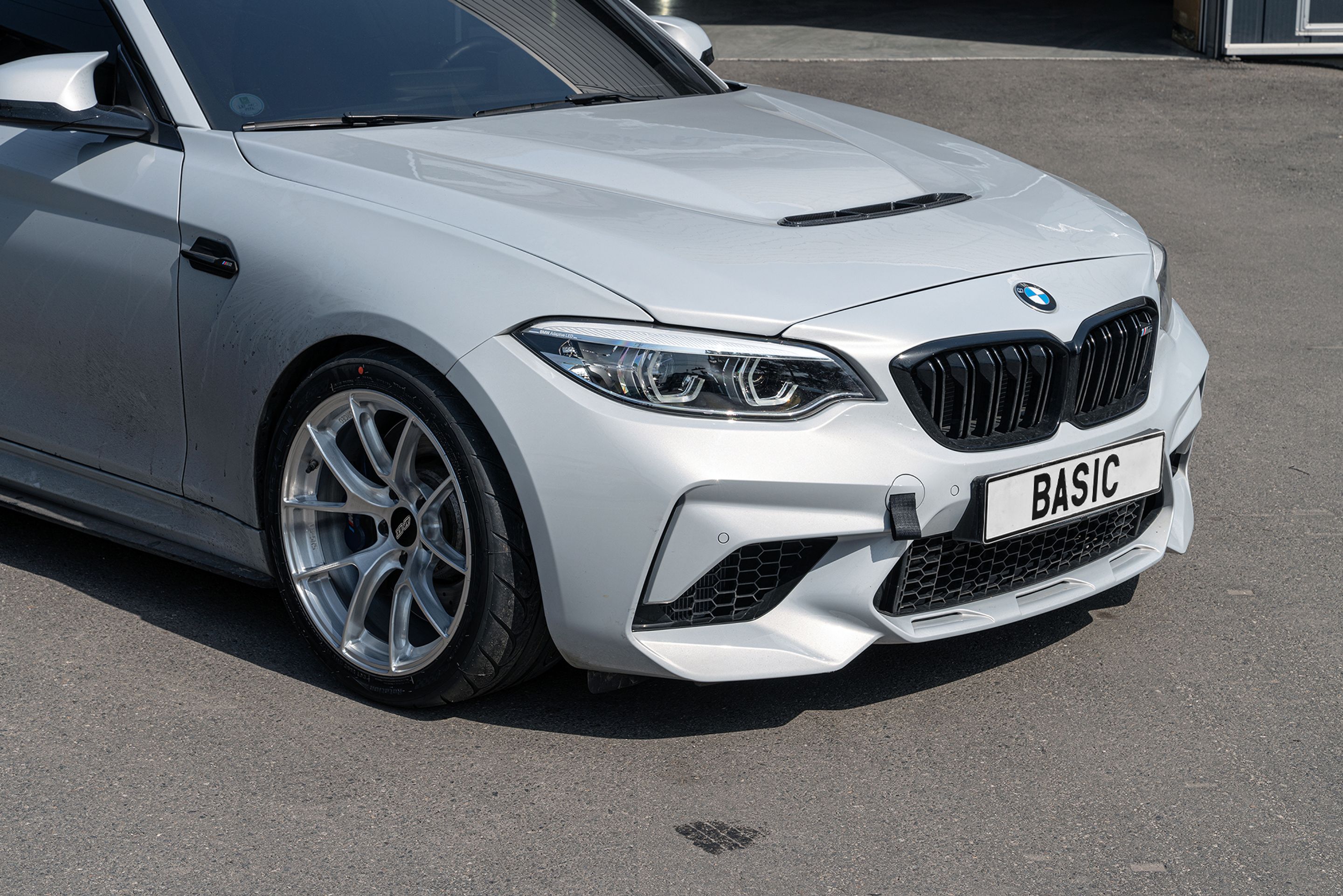 Grey BMW F87 M2 with 18" VS-5RS Apex wheels in Brushed Clear