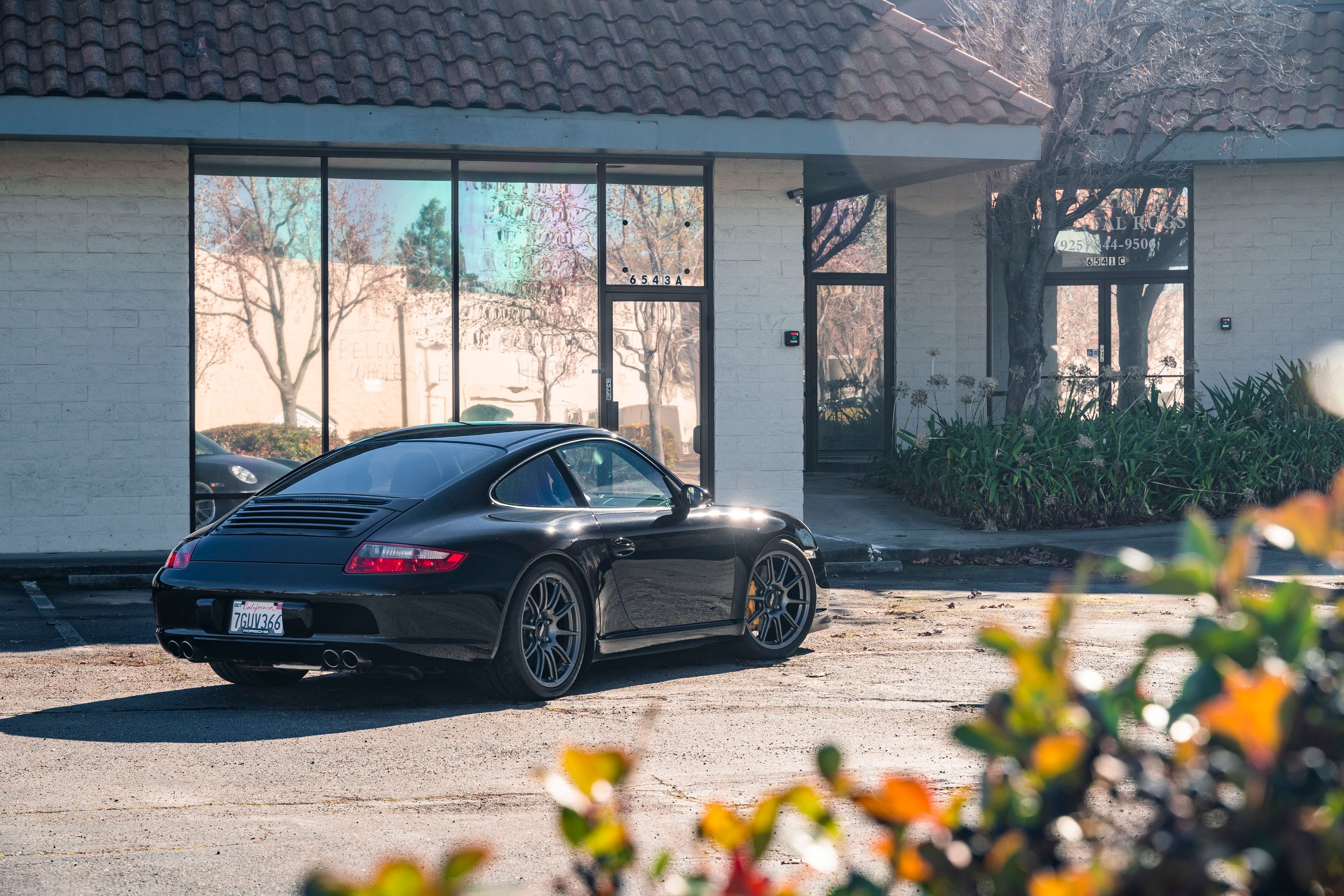 Black Porsche 911 997 Carrera S with 19" SM-10 Apex wheels in Anthracite