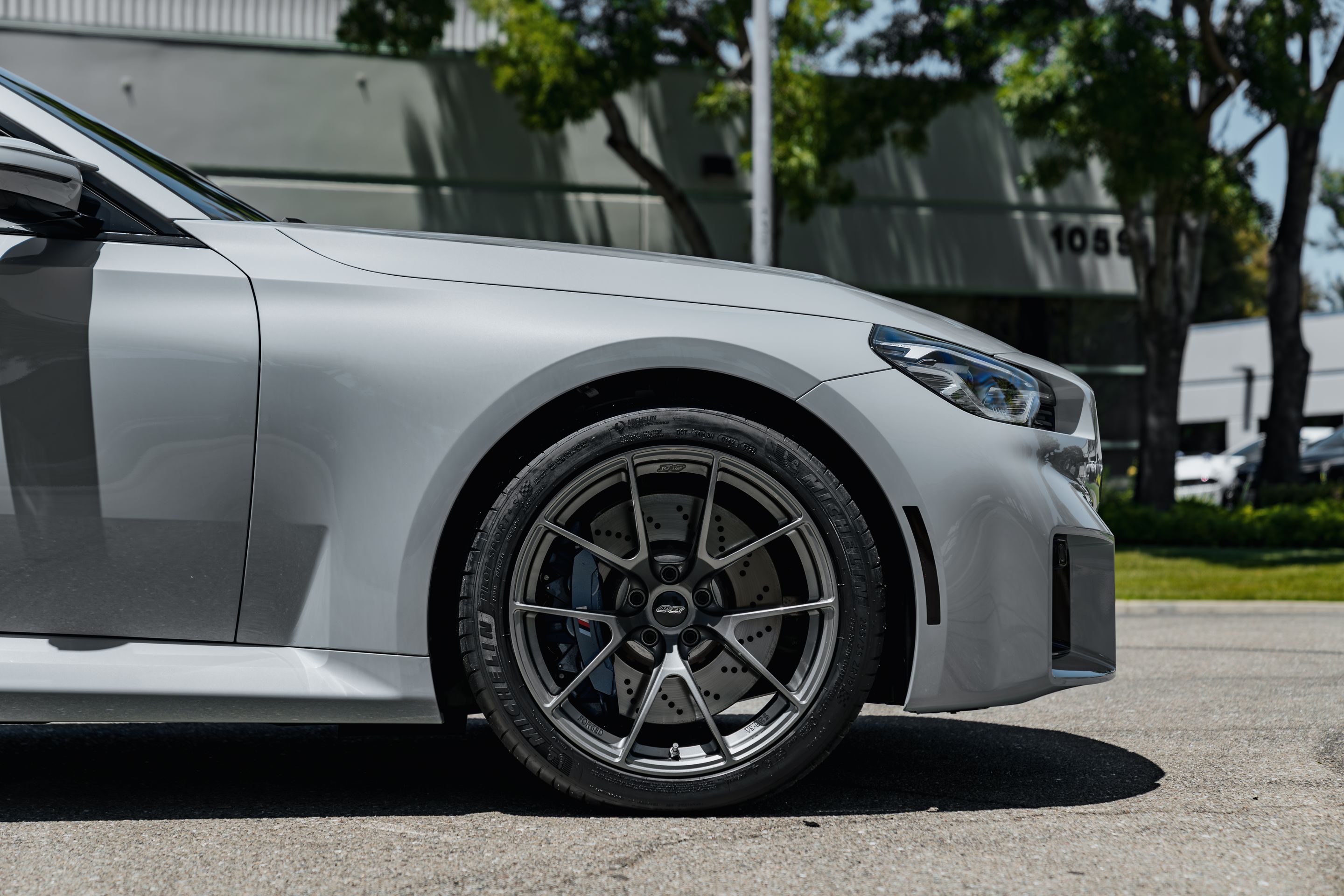 Grey BMW G87 M2 with 19"/20" VS-5RS Apex wheels in Anthracite