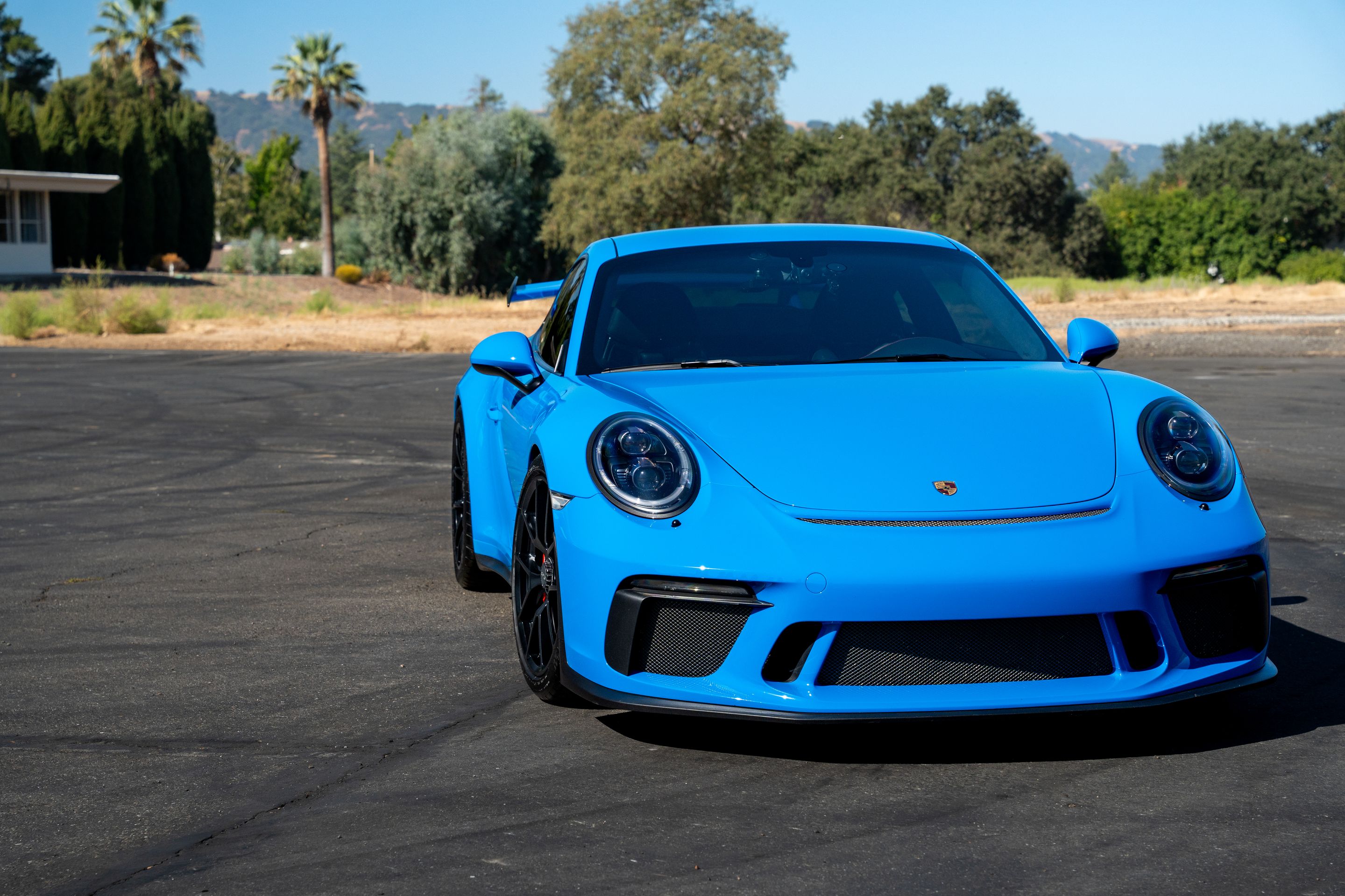 Blue Porsche 911 991.2 GT3 with 19" VS-5RE Apex wheels in Satin Black