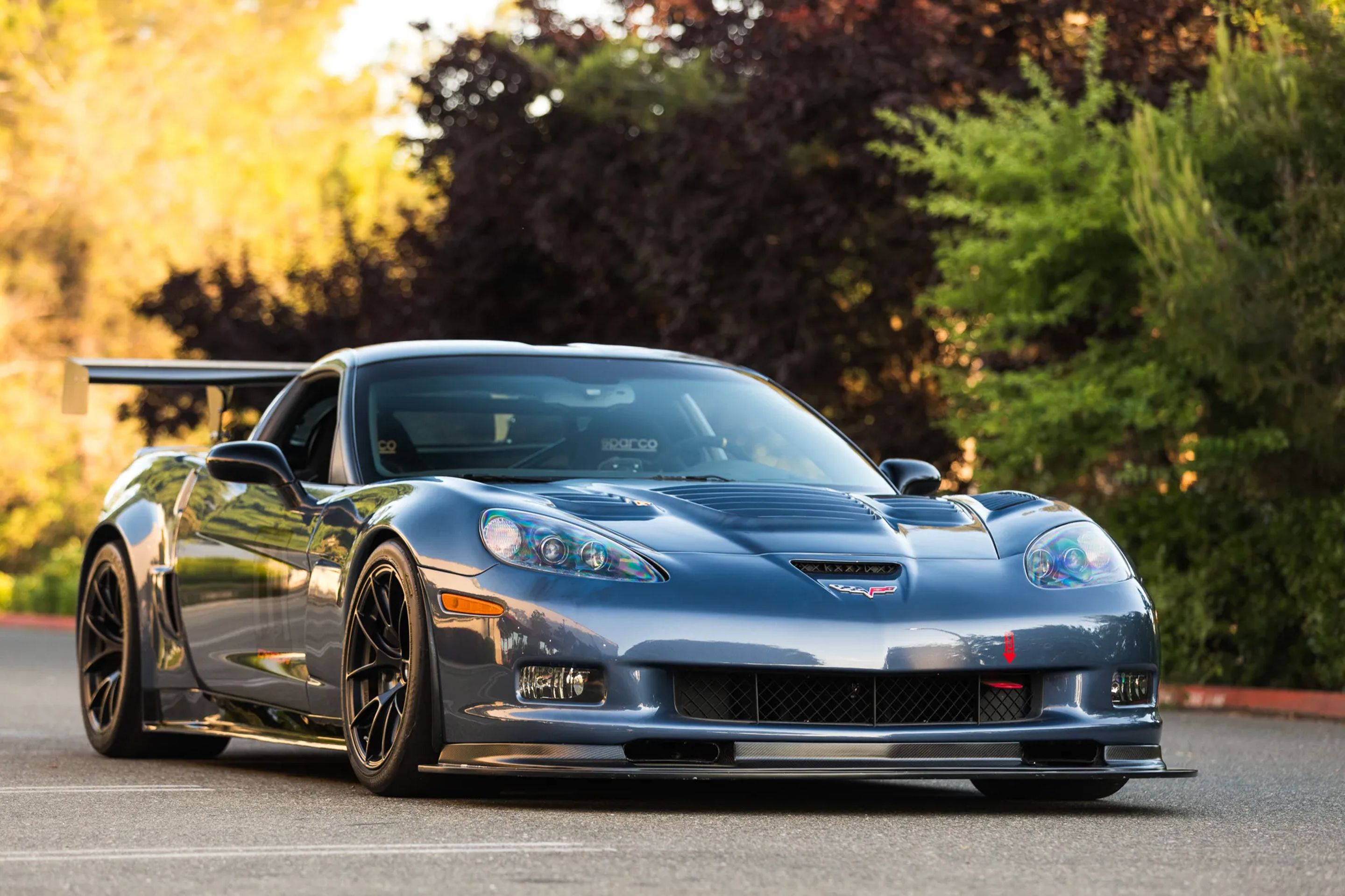 Blue Chevrolet C6 Corvette Z06 with 18" VS-5RS Apex wheels in Satin Black