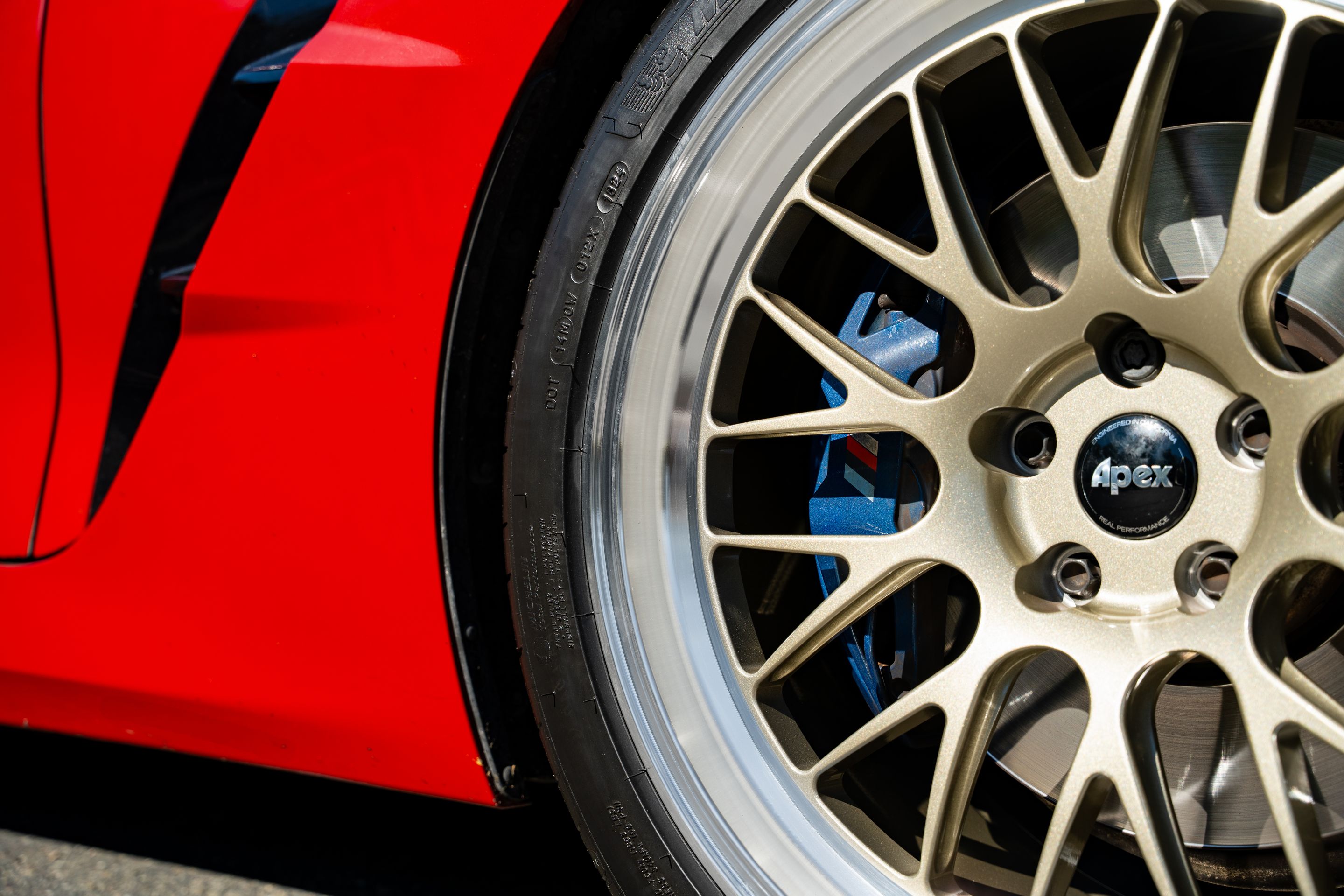 Red BMW G29 Z4 with 19" ML-10RT Apex wheels in Machined Lip Gloss Motorsport Gold