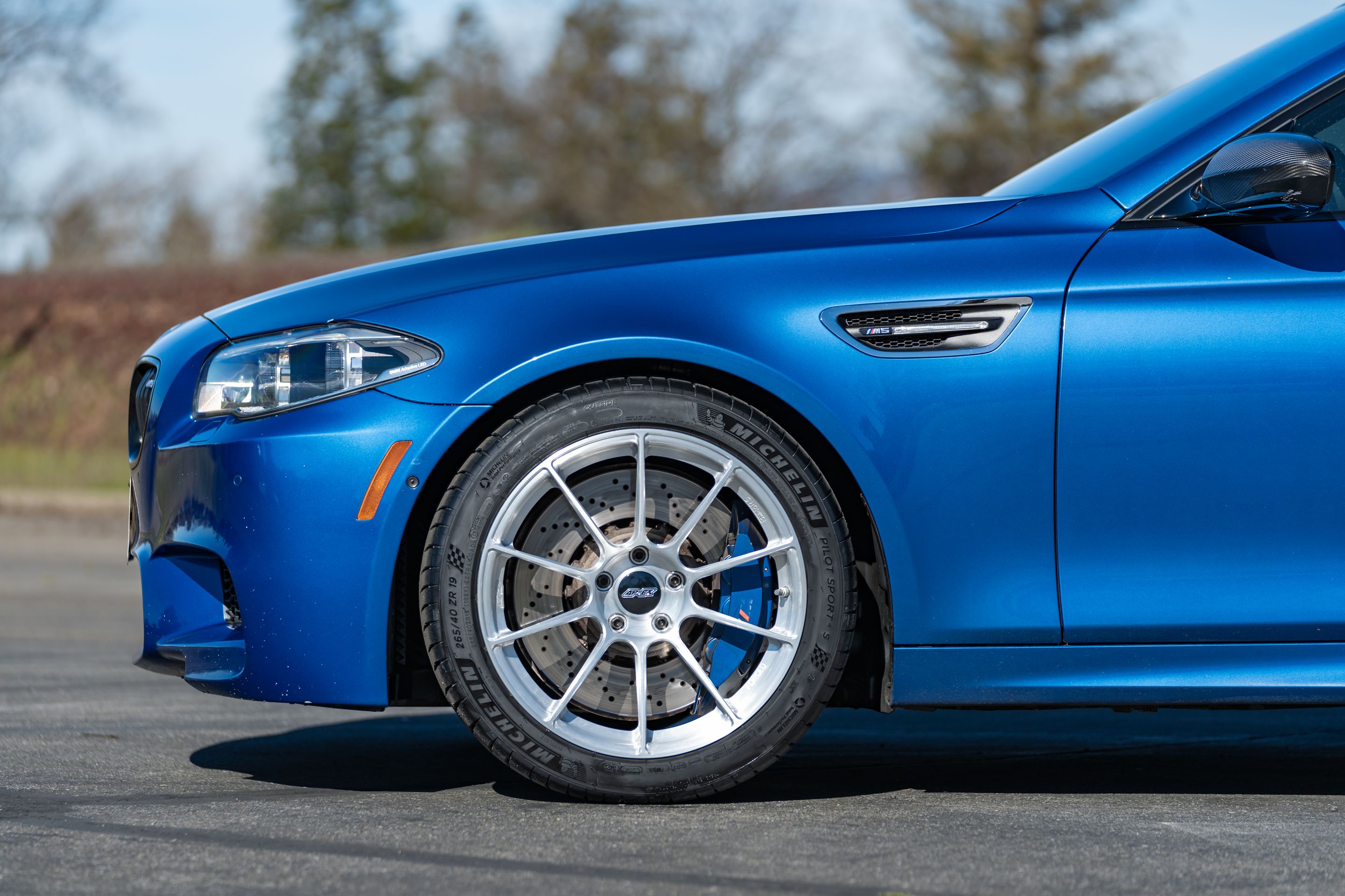 Blue BMW F10 M5 with 19" SM-10RS Apex wheels in Brushed Clear