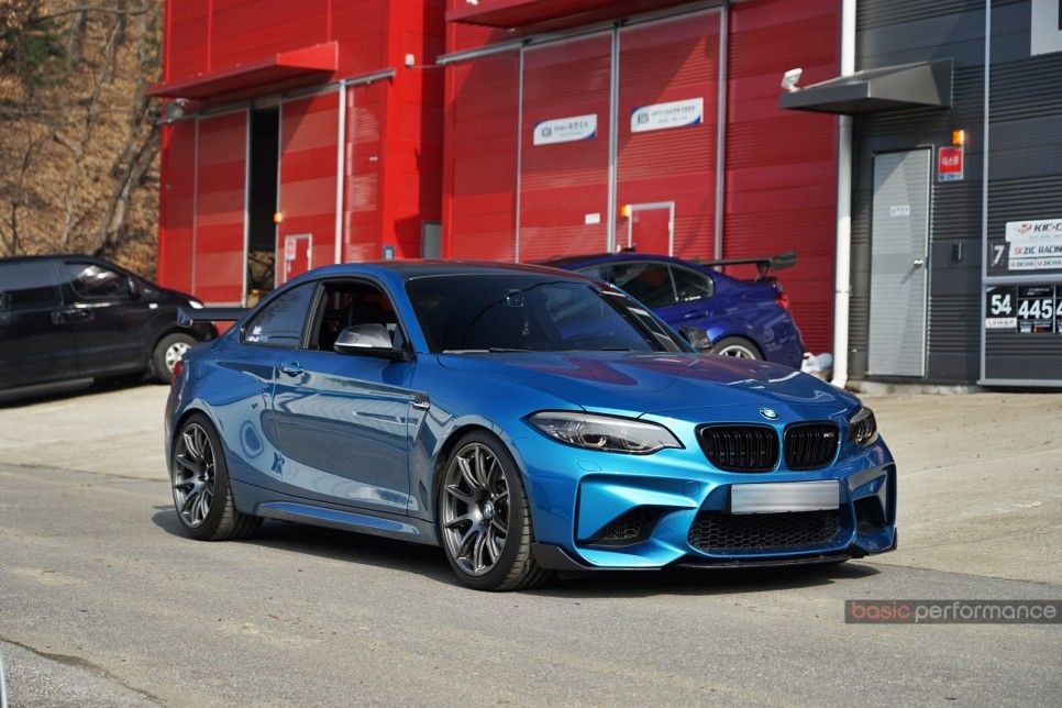 Blue BMW F87 M2 with 19" SM-10 Apex wheels in Anthracite