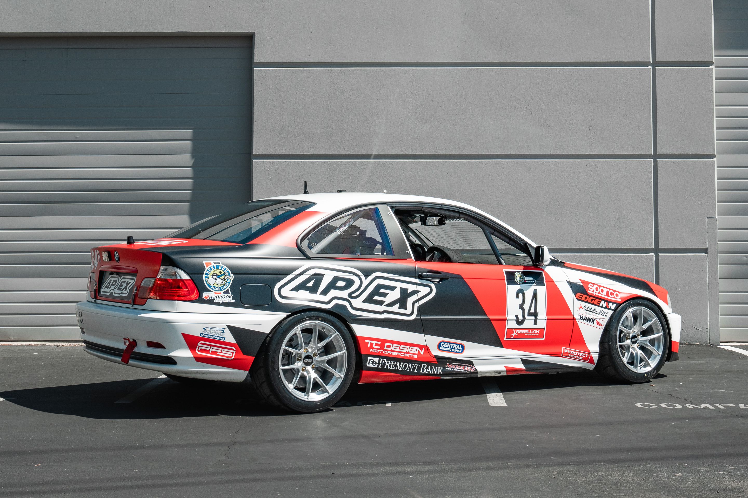 Multicolor BMW E46 3 Series with 17" VS-5RS Apex wheels in Brushed Clear