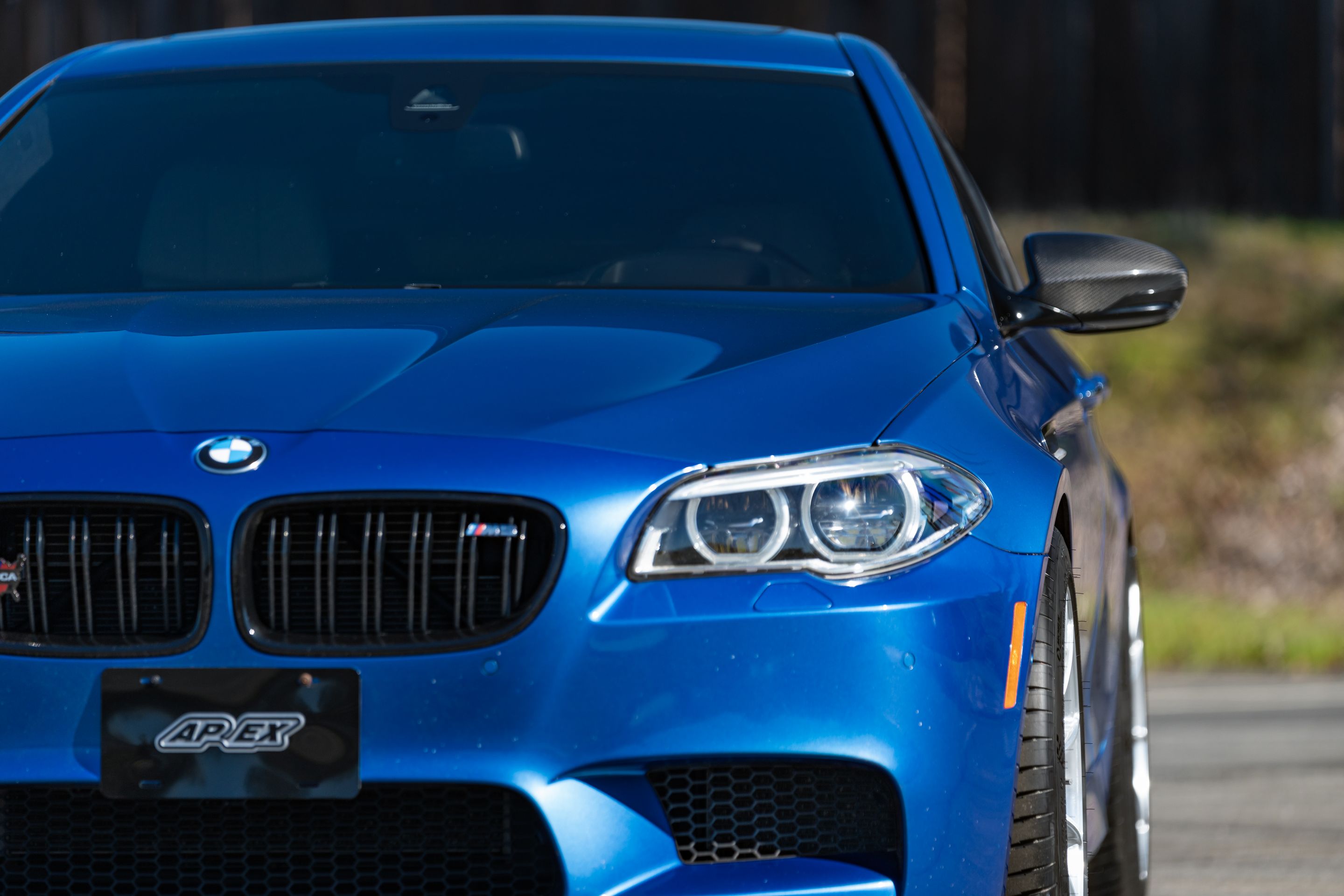 Blue BMW F10 M5 with 19" SM-10RS Apex wheels in Brushed Clear