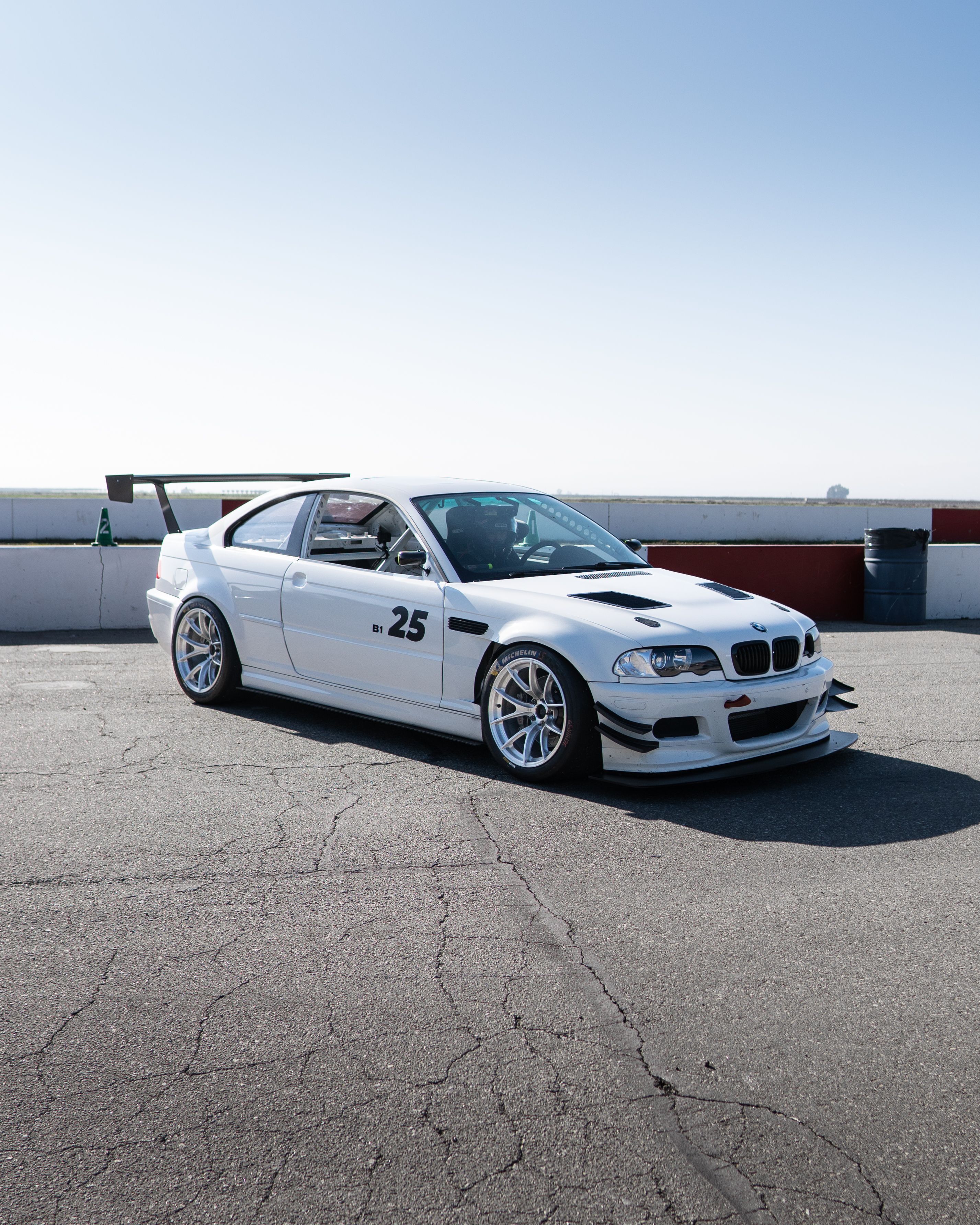 White BMW E46 M3 with 18" VS-5RS Apex wheels in Brushed Clear