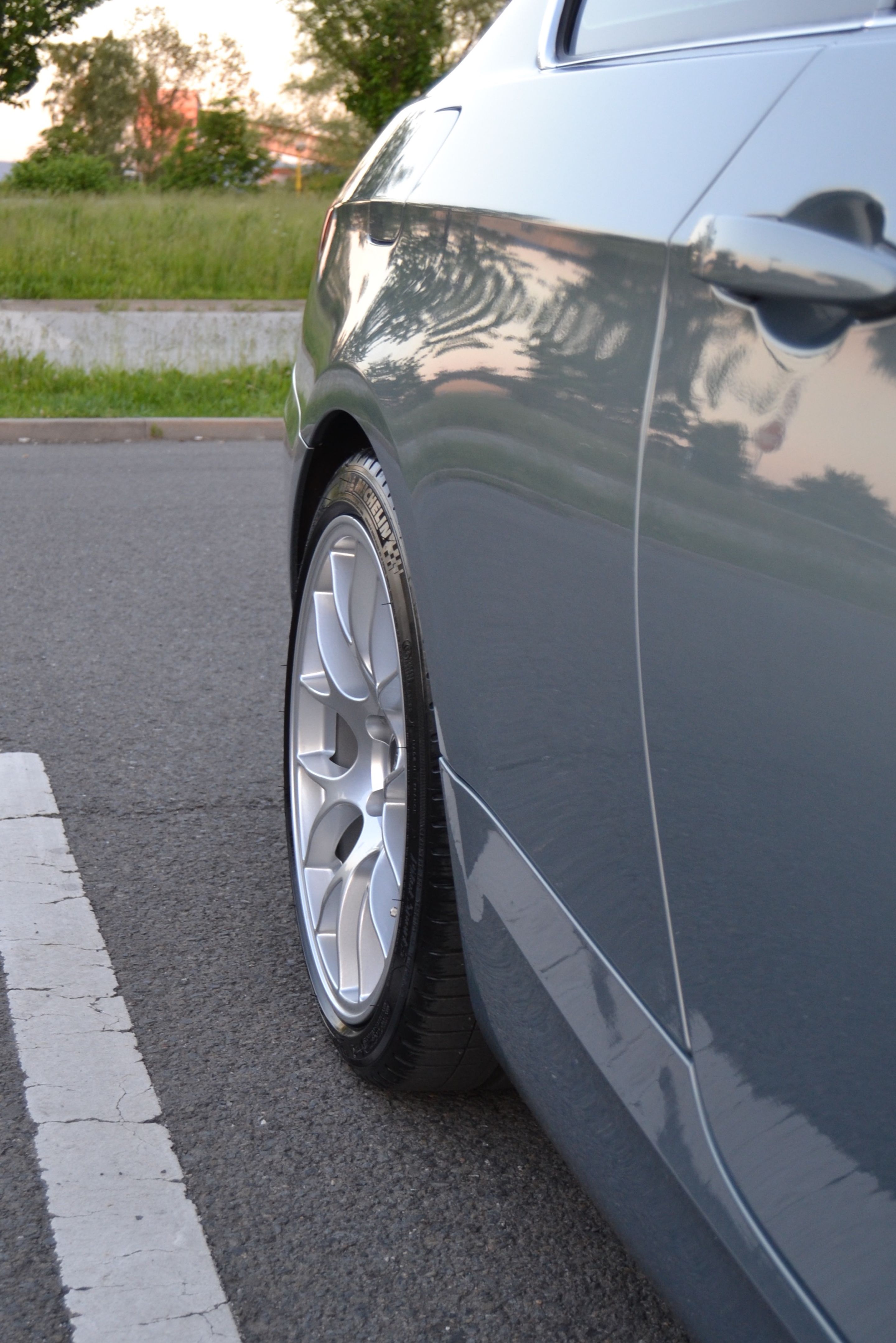 Grey BMW E92 Coupe 3 Series with 18" EC-7 Apex wheels in Race Silver