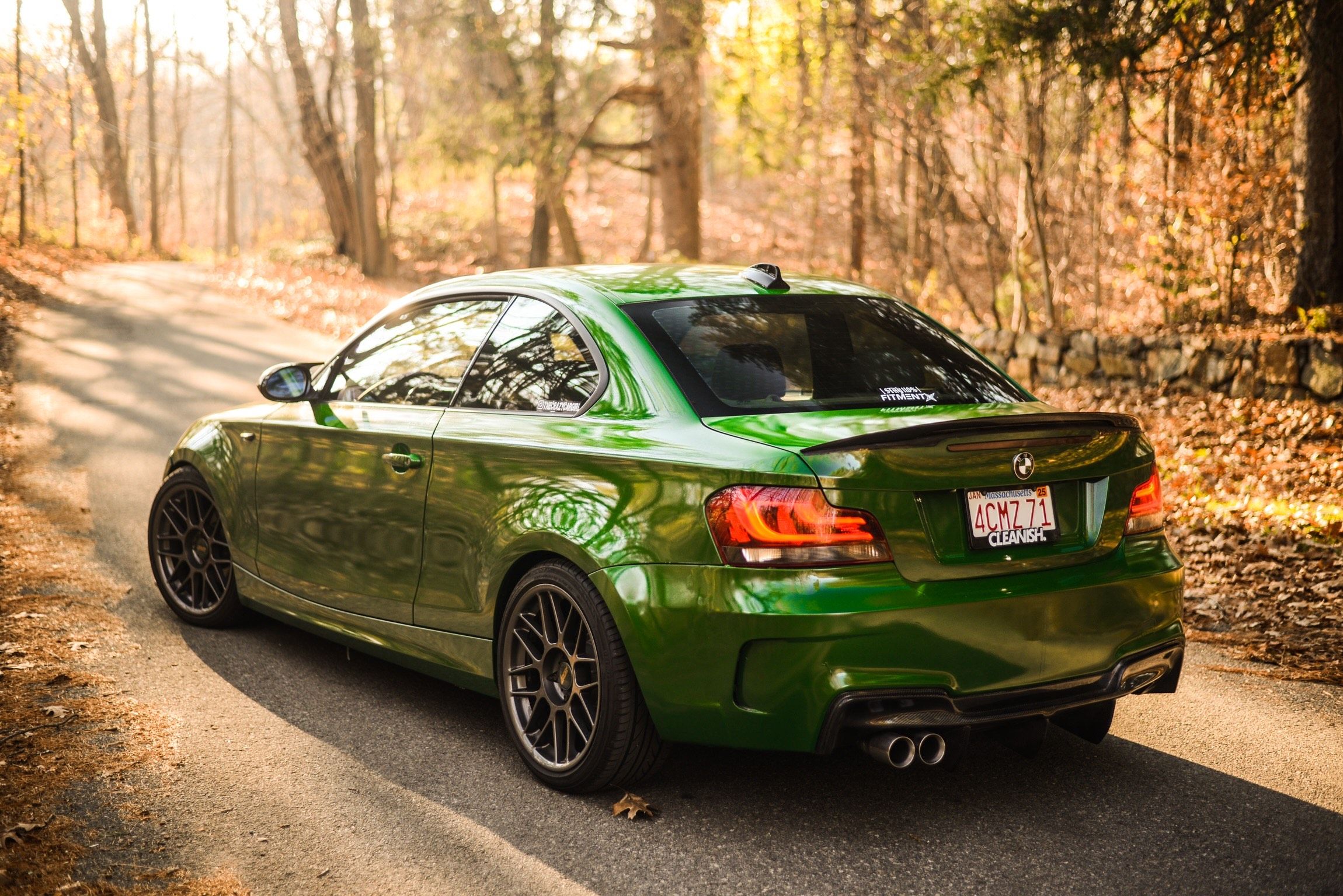 Green BMW E82 Coupe 1 Series with 18" ARC-8 Apex wheels in Anthracite
