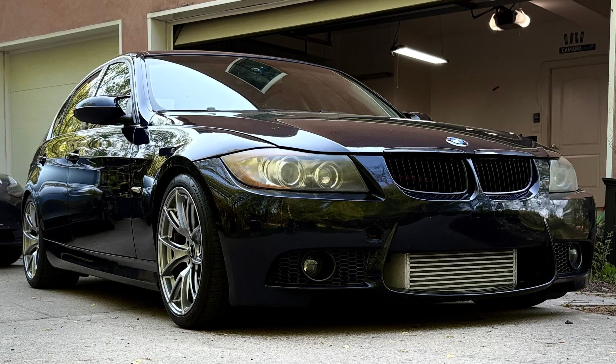 Black BMW 3 Series - VS-5 in Hyper Black