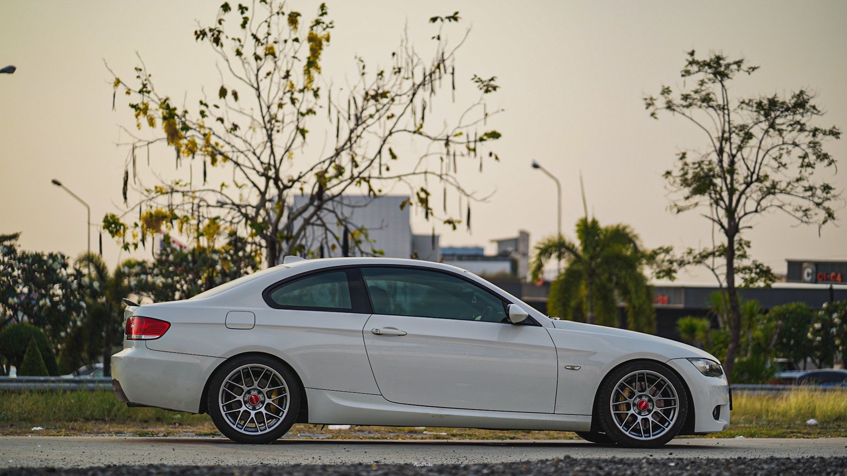 White BMW E92 Coupe 3 Series with 18" ARC-8 Apex wheels in Hyper Black