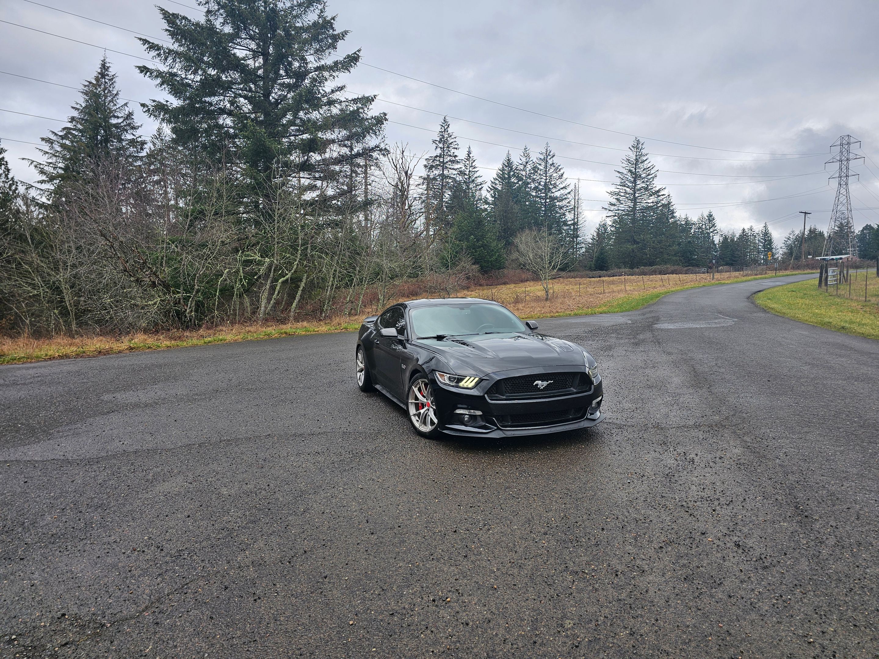 Black Ford S550 Mustang GT with 19" VS-5RS Apex wheels in Brushed Clear