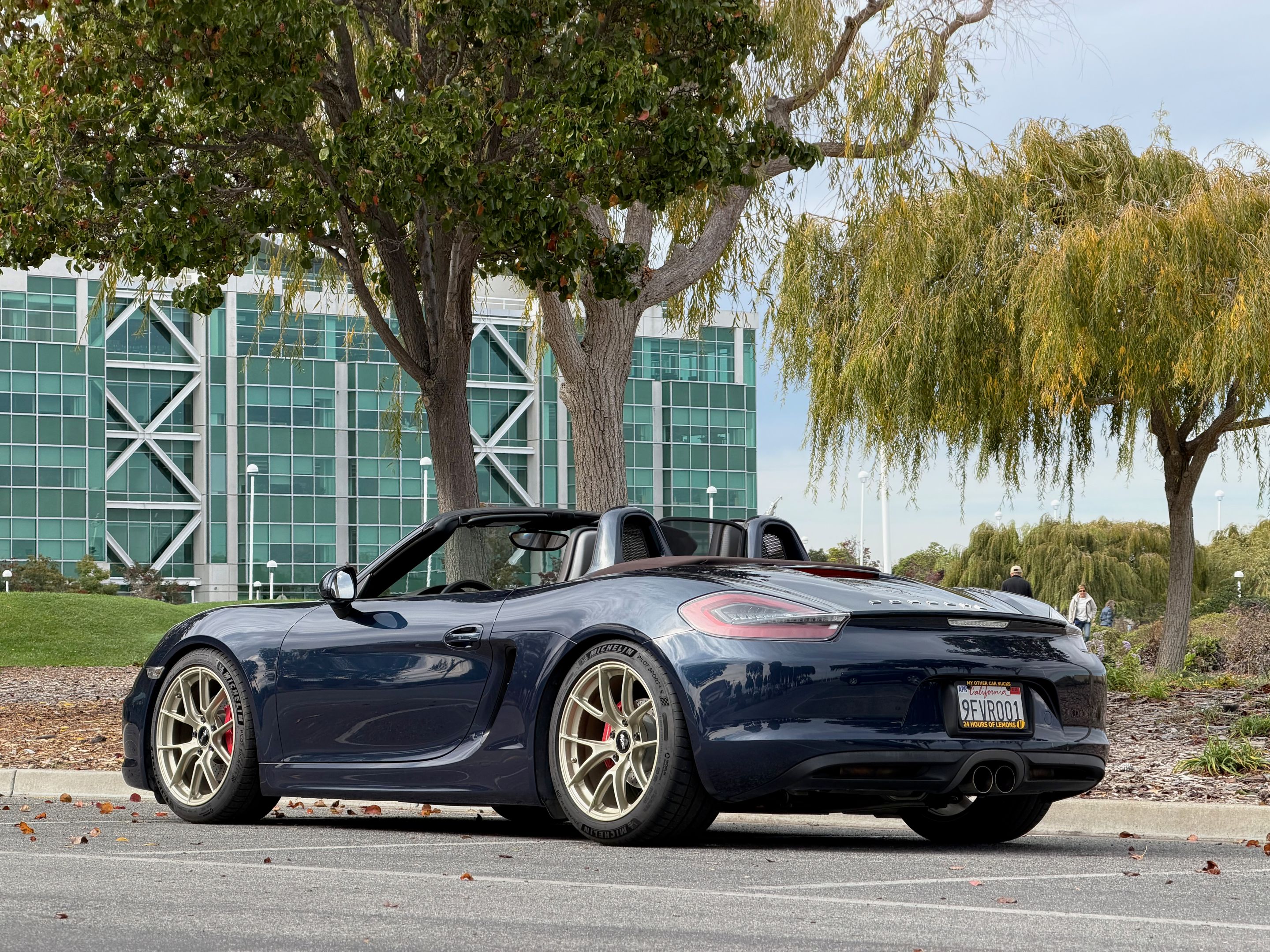 Blue Porsche 981 Boxster S with 19" VS-5RS Apex wheels in Motorsport Gold