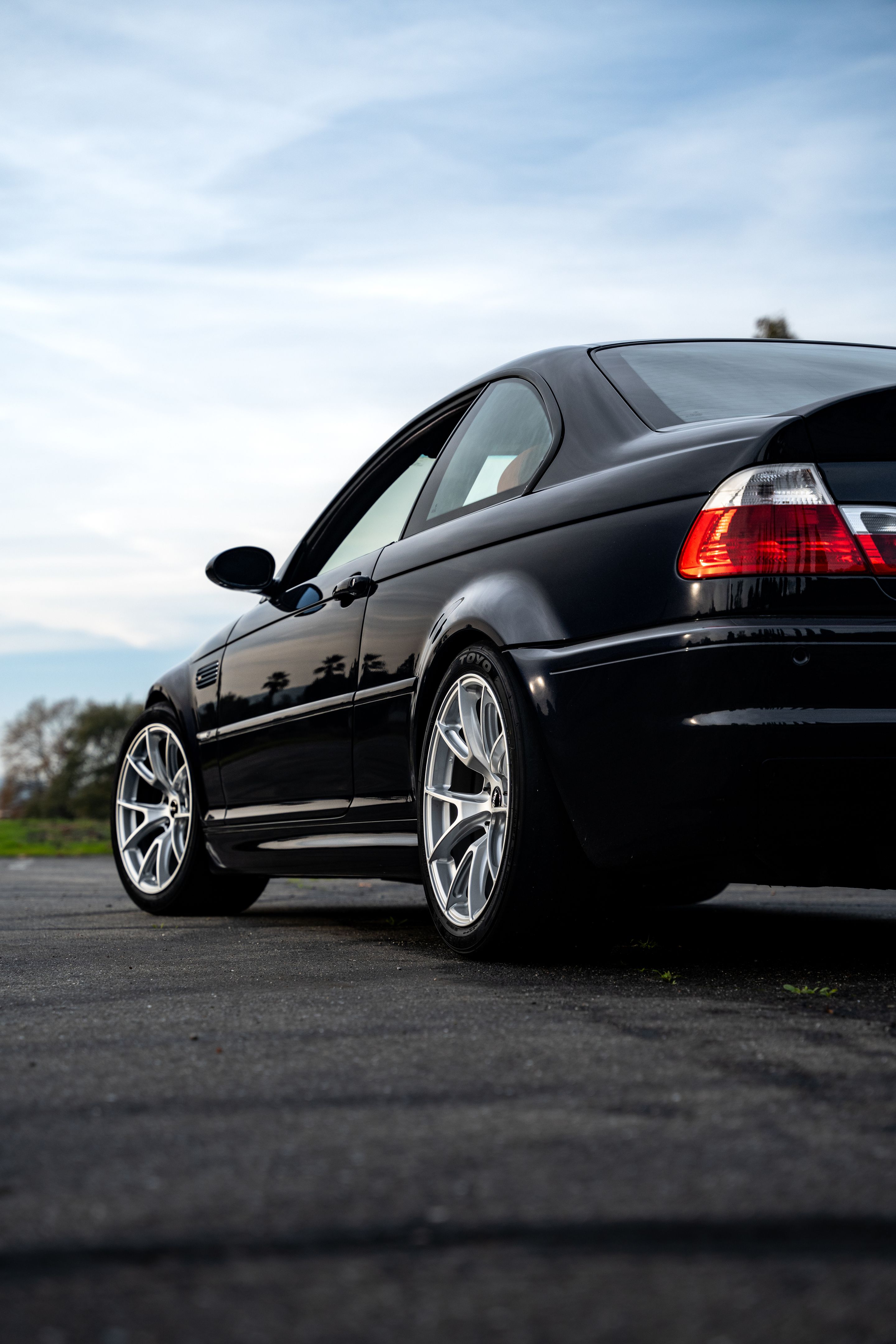 Black BMW E46 M3 with 18" VS-5 Apex wheels in Race Silver