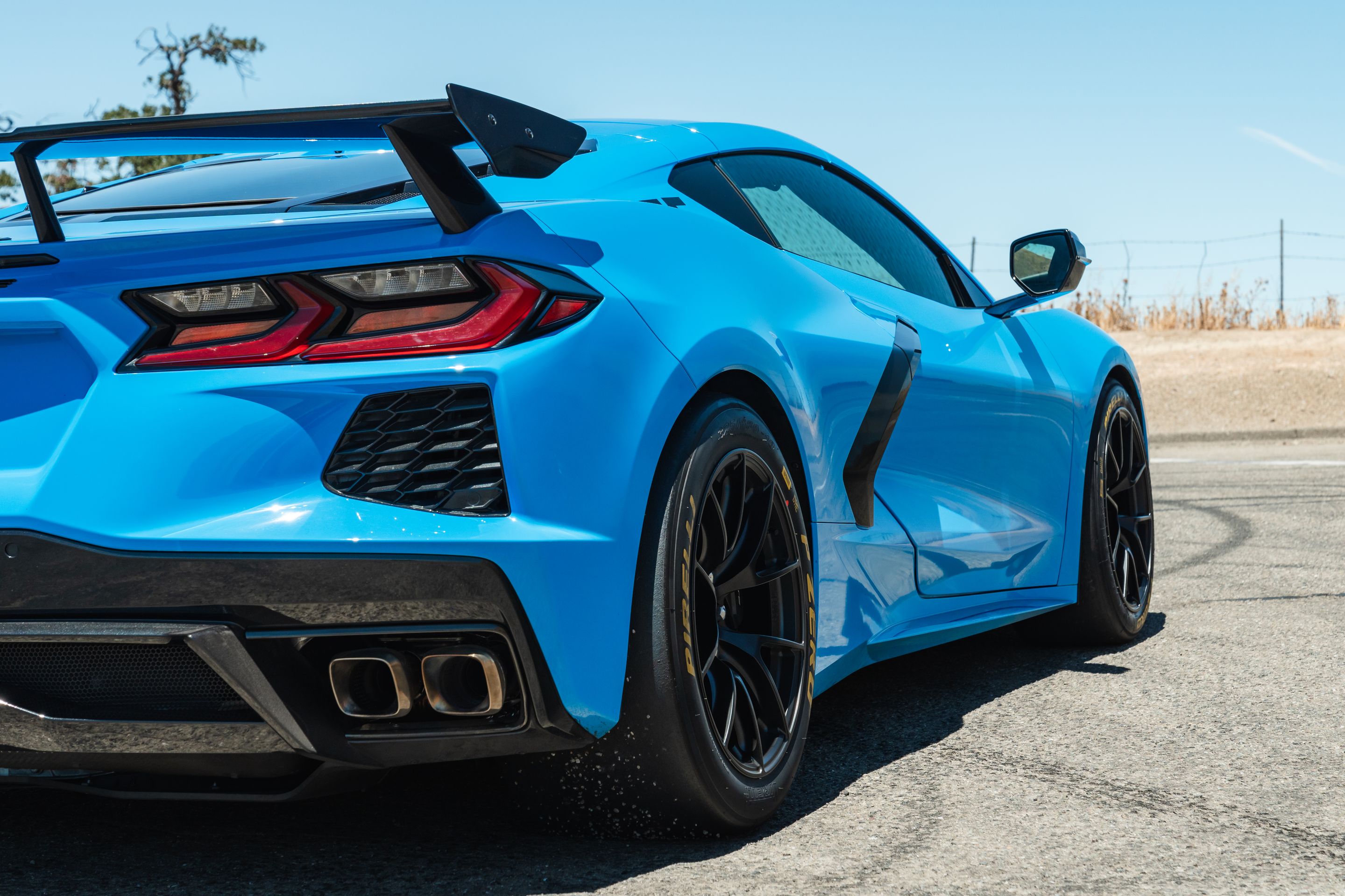 Blue Chevrolet C8 Corvette Stingray/Z51 with 18" VS-5RS Apex wheels in Satin Black