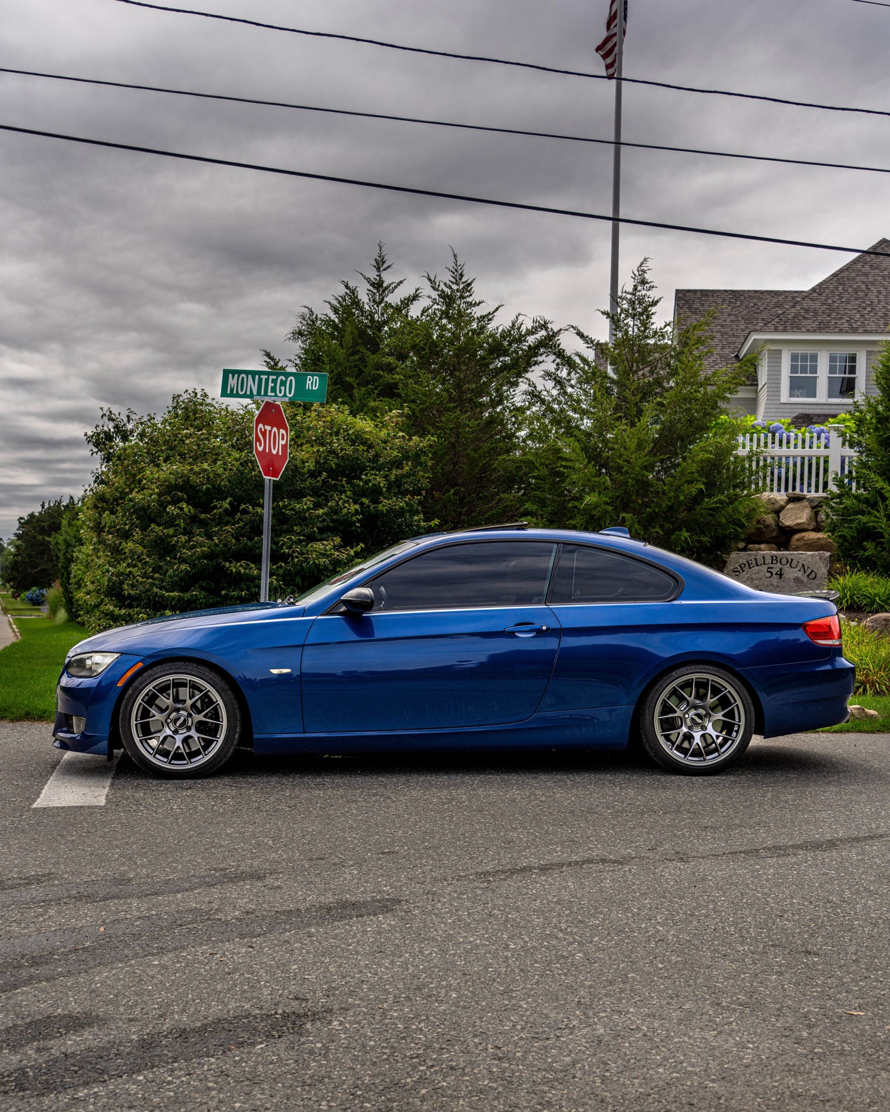 Blue BMW E92 Coupe 3 Series with 18" EC-7 Apex wheels in Anthracite