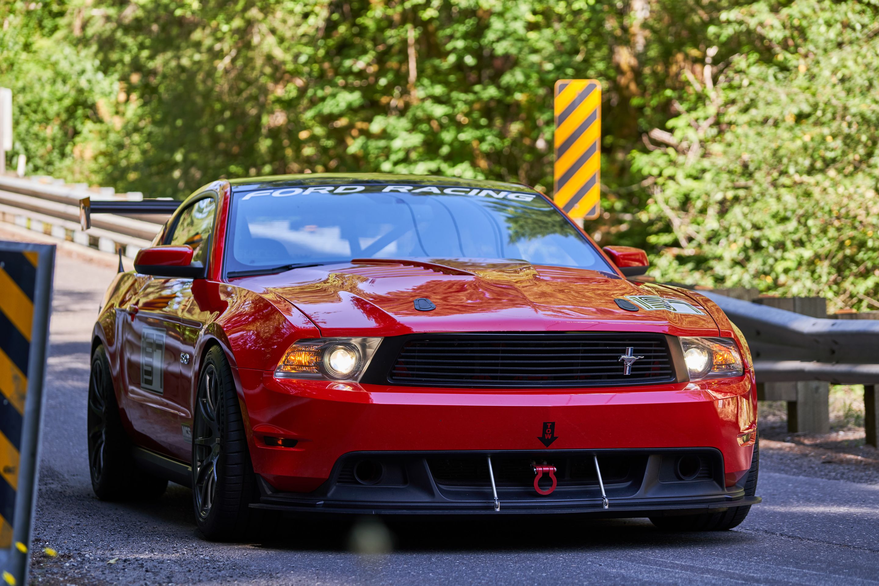Red Ford S197 Mustang GT with 19" SM-10 Apex wheels in Anthracite
