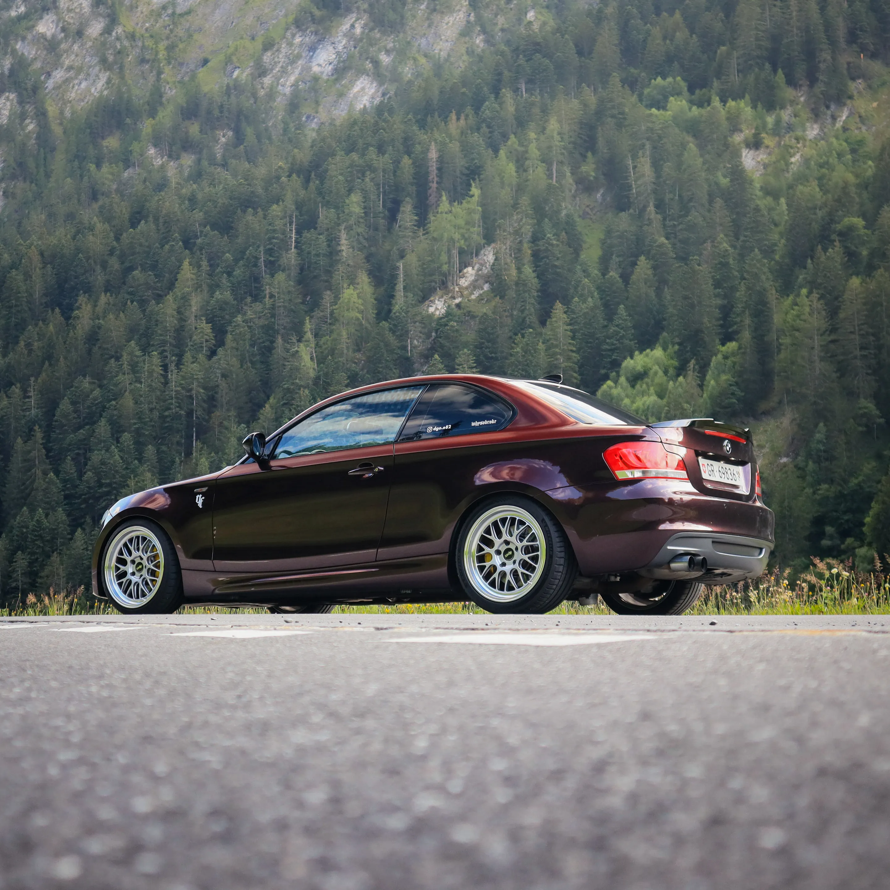 Red BMW E82 Coupe 1 Series with 18" ML-10RT Apex wheels in Machined Lip Race Silver