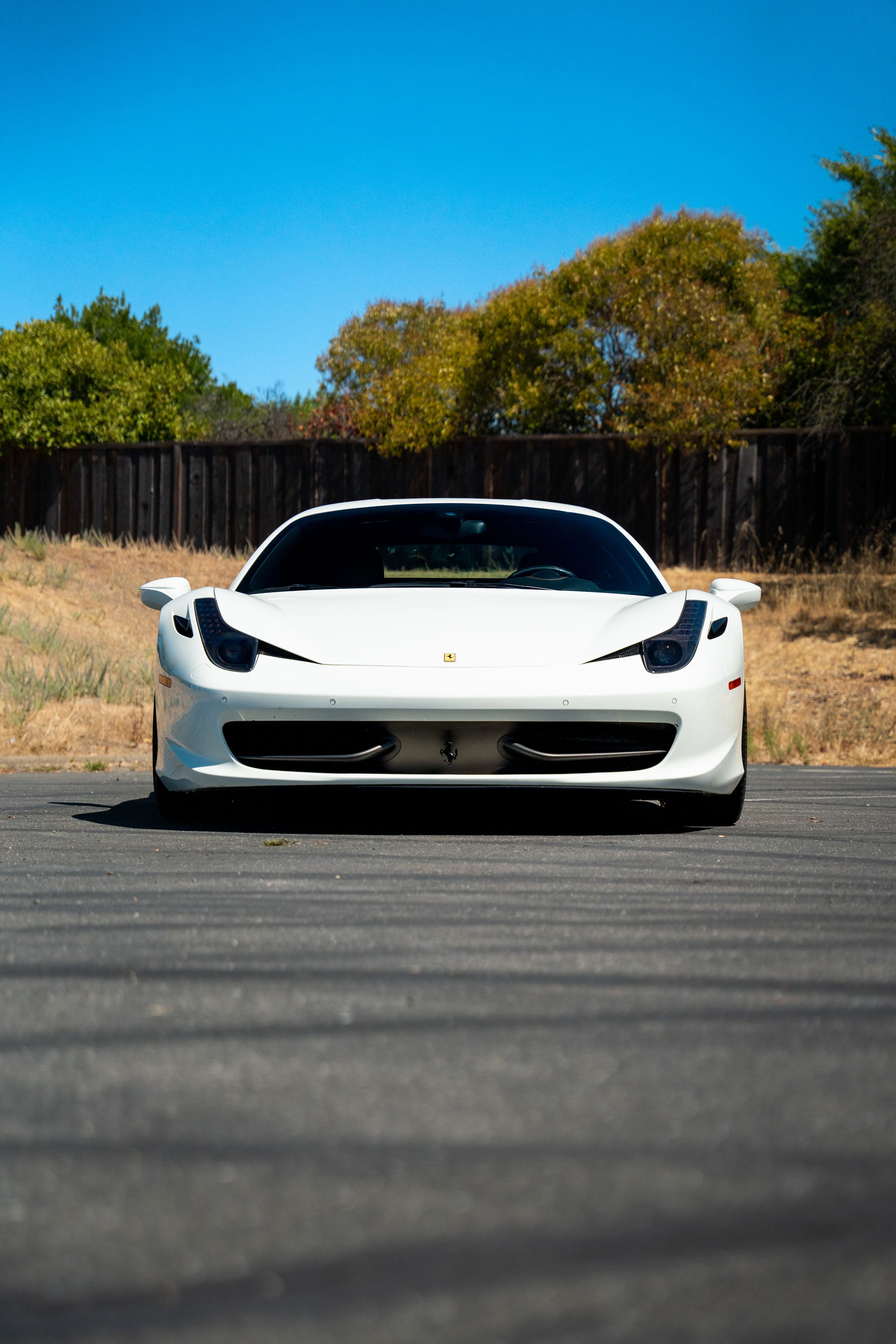 White Ferrari 458 Italia with 20" VS-5RS Apex wheels in Brushed Clear