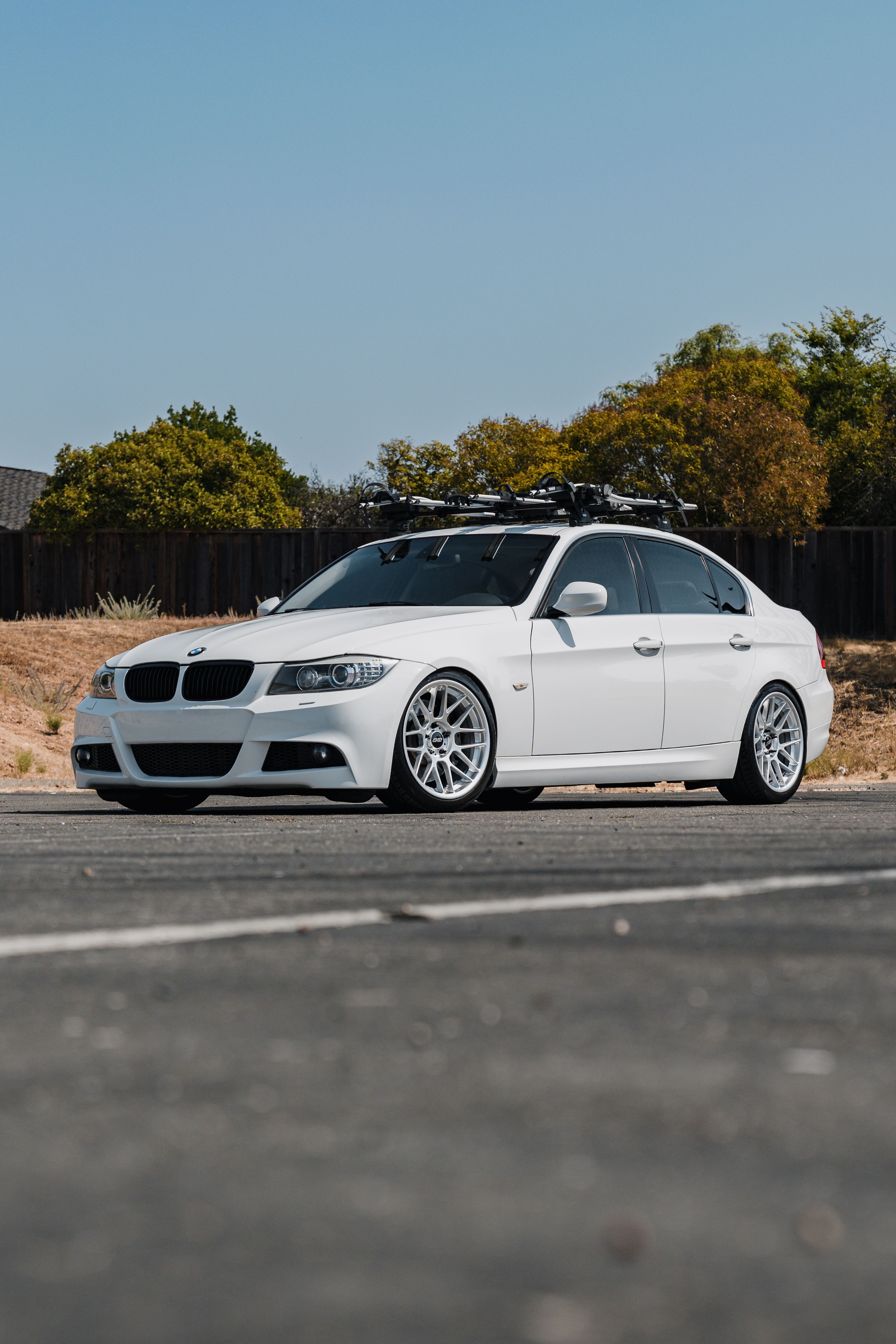 White BMW E90 LCI Sedan 3 Series with 18" ARC-8 Apex wheels in Hyper Silver