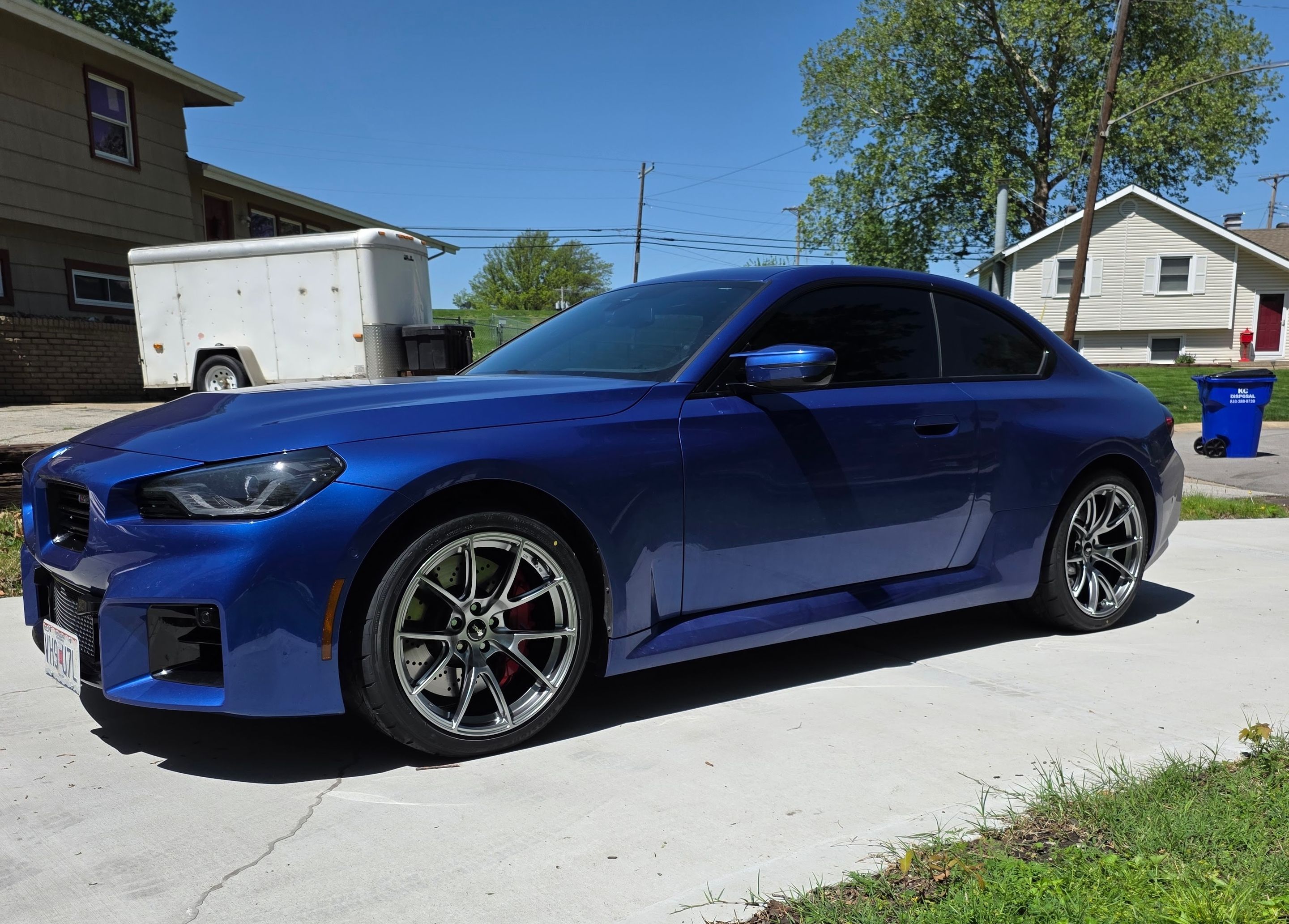 Blue BMW G87 M2 with 19" VS-5 Apex wheels in Hyper Black