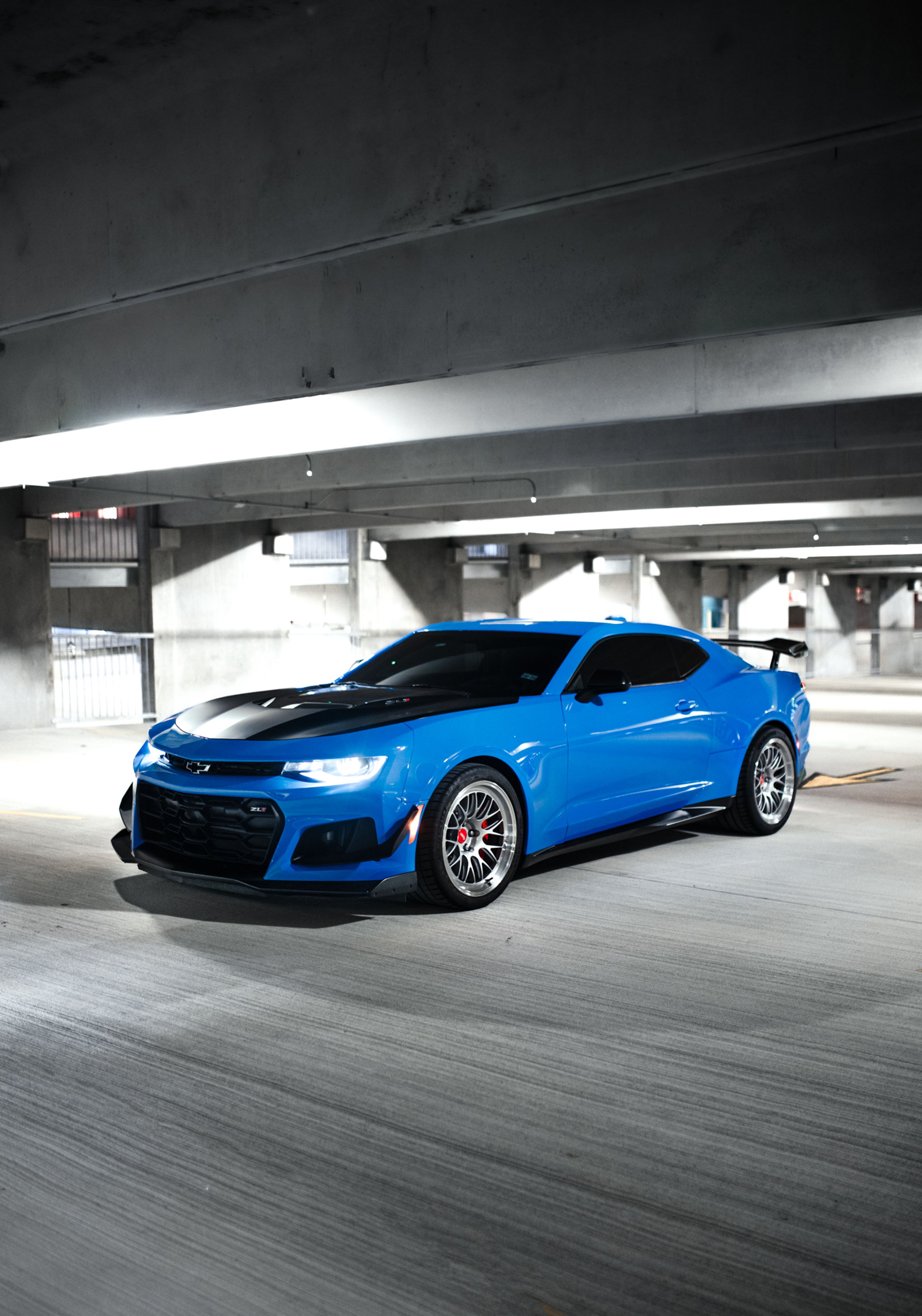 Blue Chevrolet 6th Gen Camaro ZL1 1LE with 19" ML-10RT Apex wheels in Machined Lip Race Silver