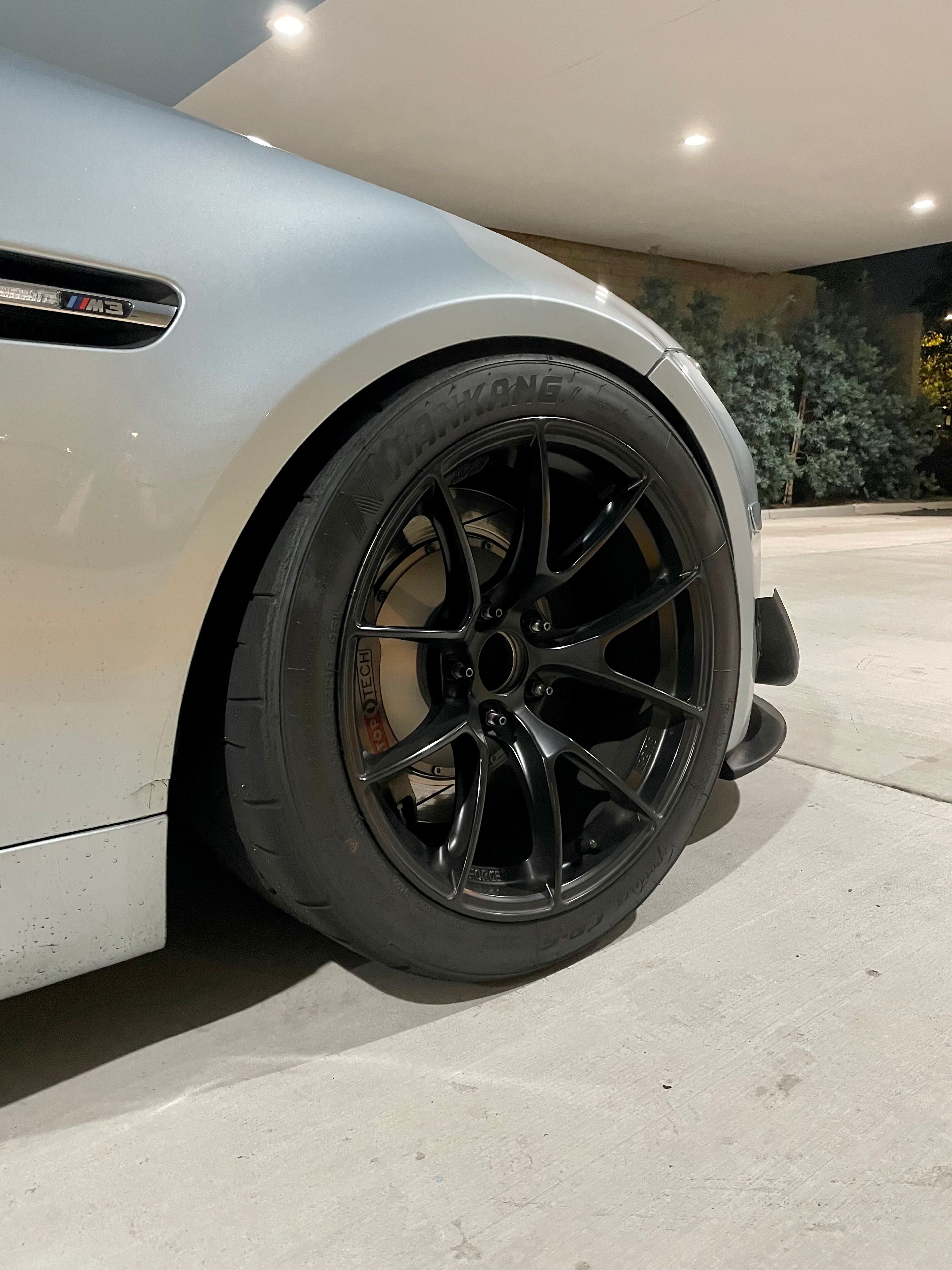 Silver BMW E90 Sedan M3 with 18" VS-5RS Apex wheels in Satin Black