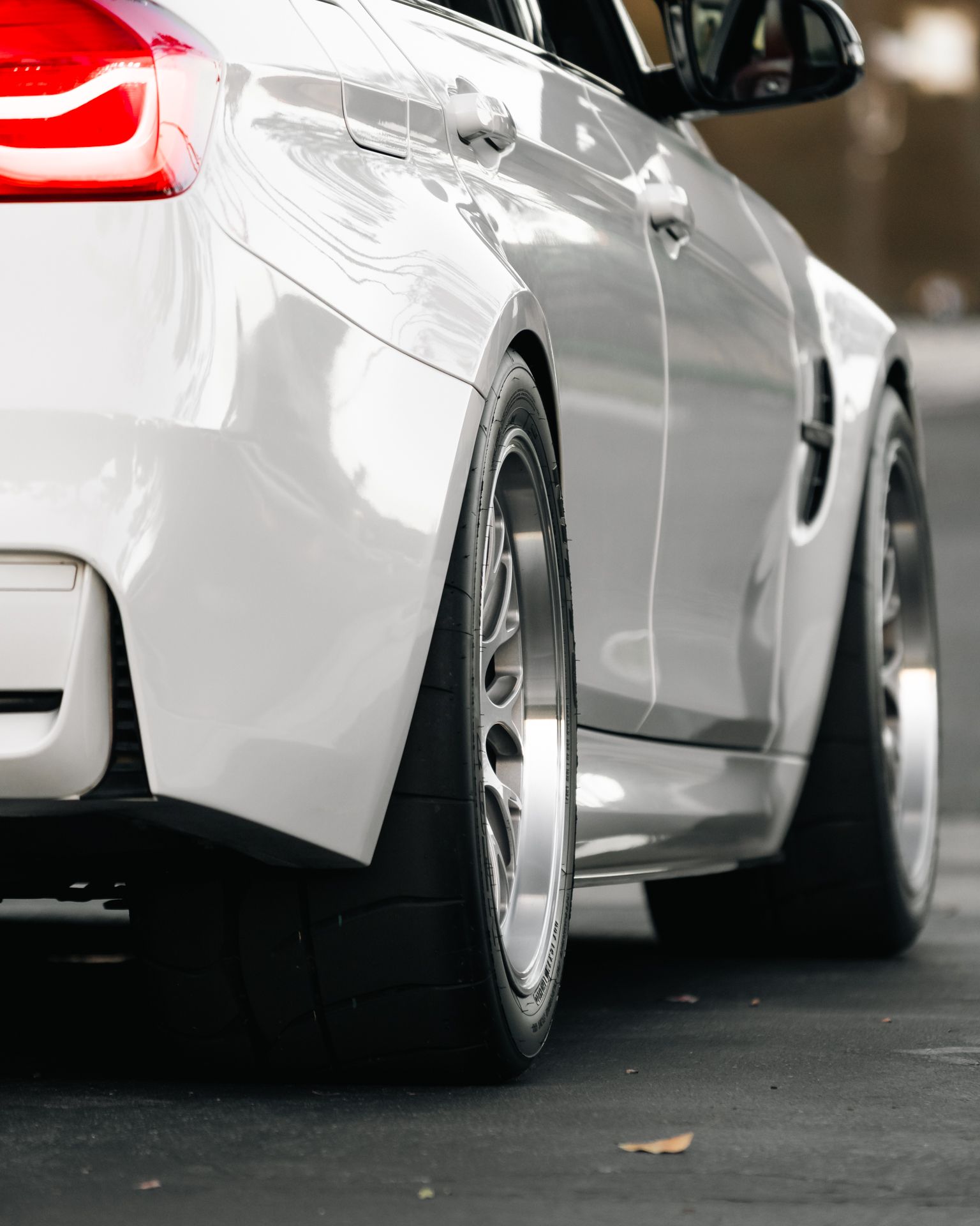 White BMW F80 M3 with 18" ML-10RT Apex wheels in Machined Lip Race Silver