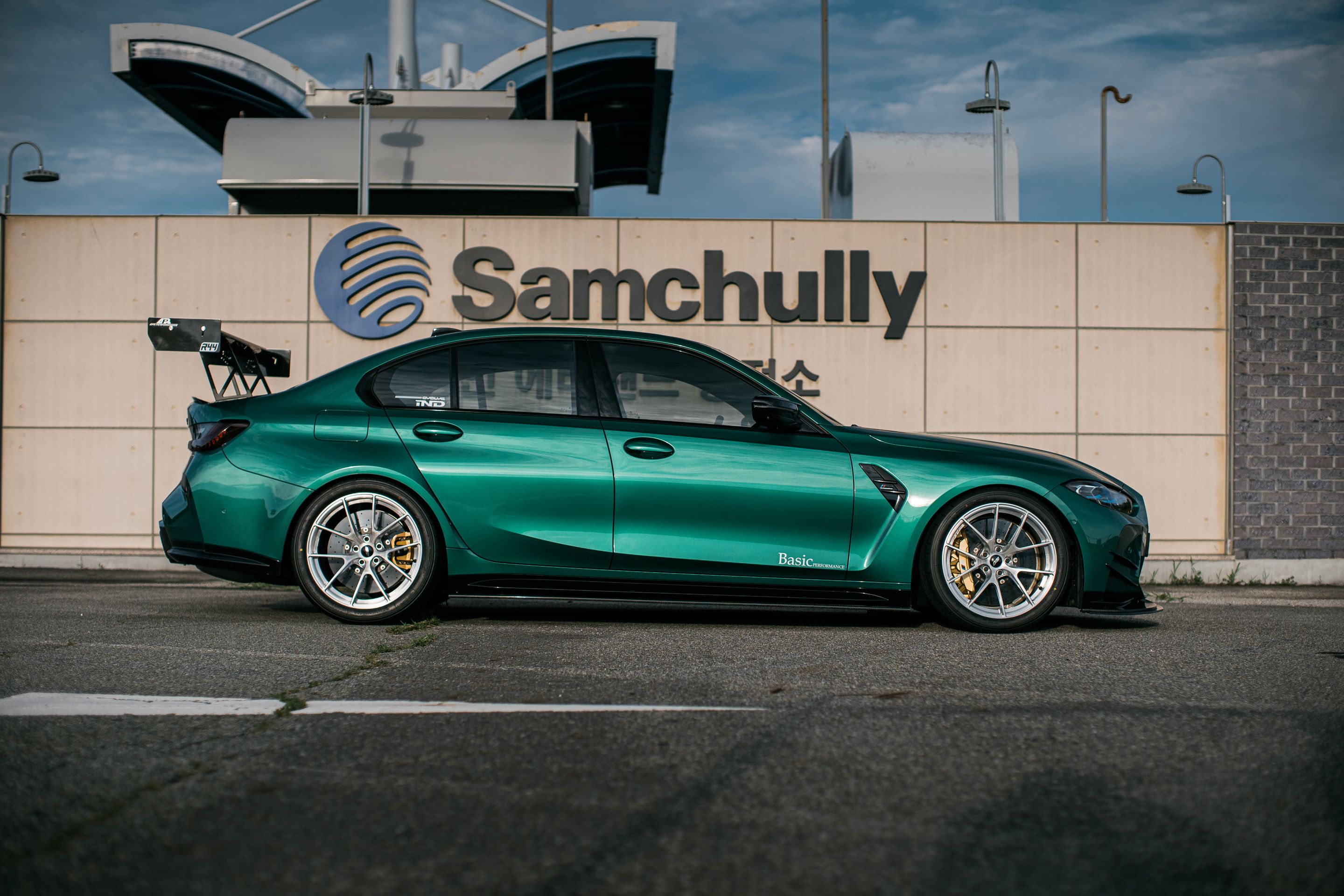 Green BMW G80 M3 with 19" VS-5RS Apex wheels in Brushed Clear