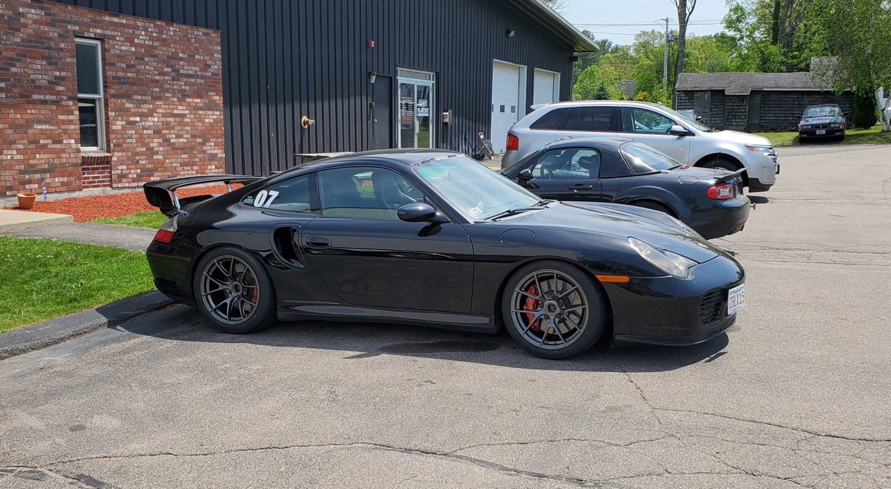Black Porsche 911 996 Turbo with 18" VS-5RS Apex wheels in Anthracite