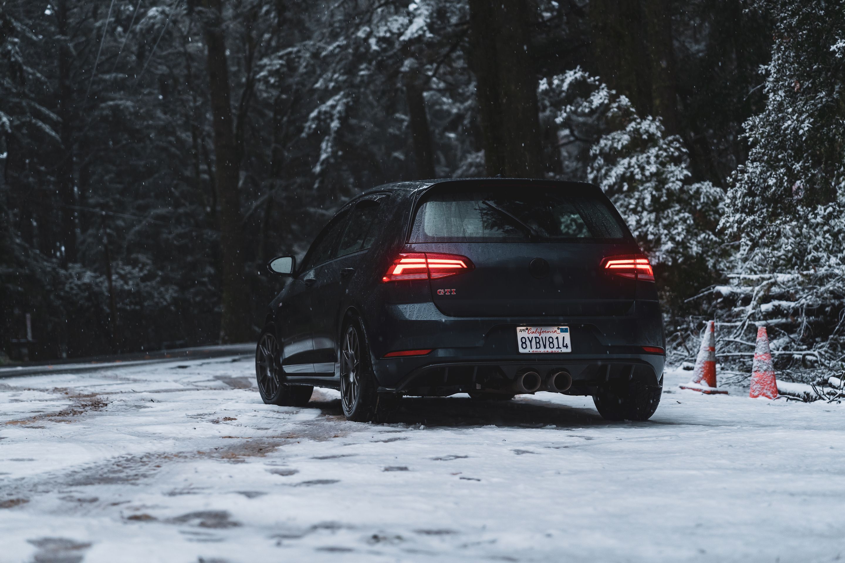 Black VW MK7 GTI with 17" SM-10 Apex wheels in Anthracite