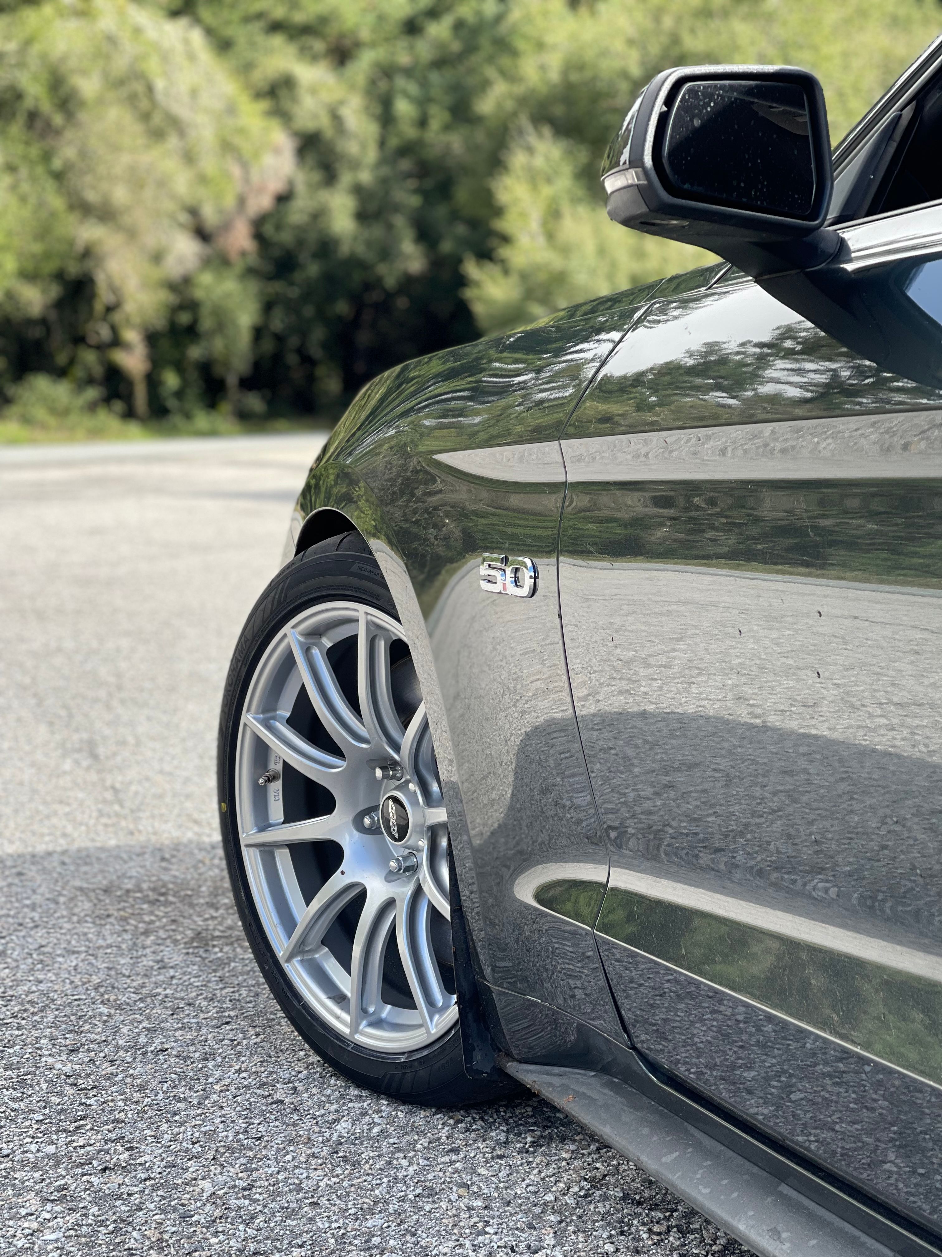 Ford S550 Mustang GT with 19