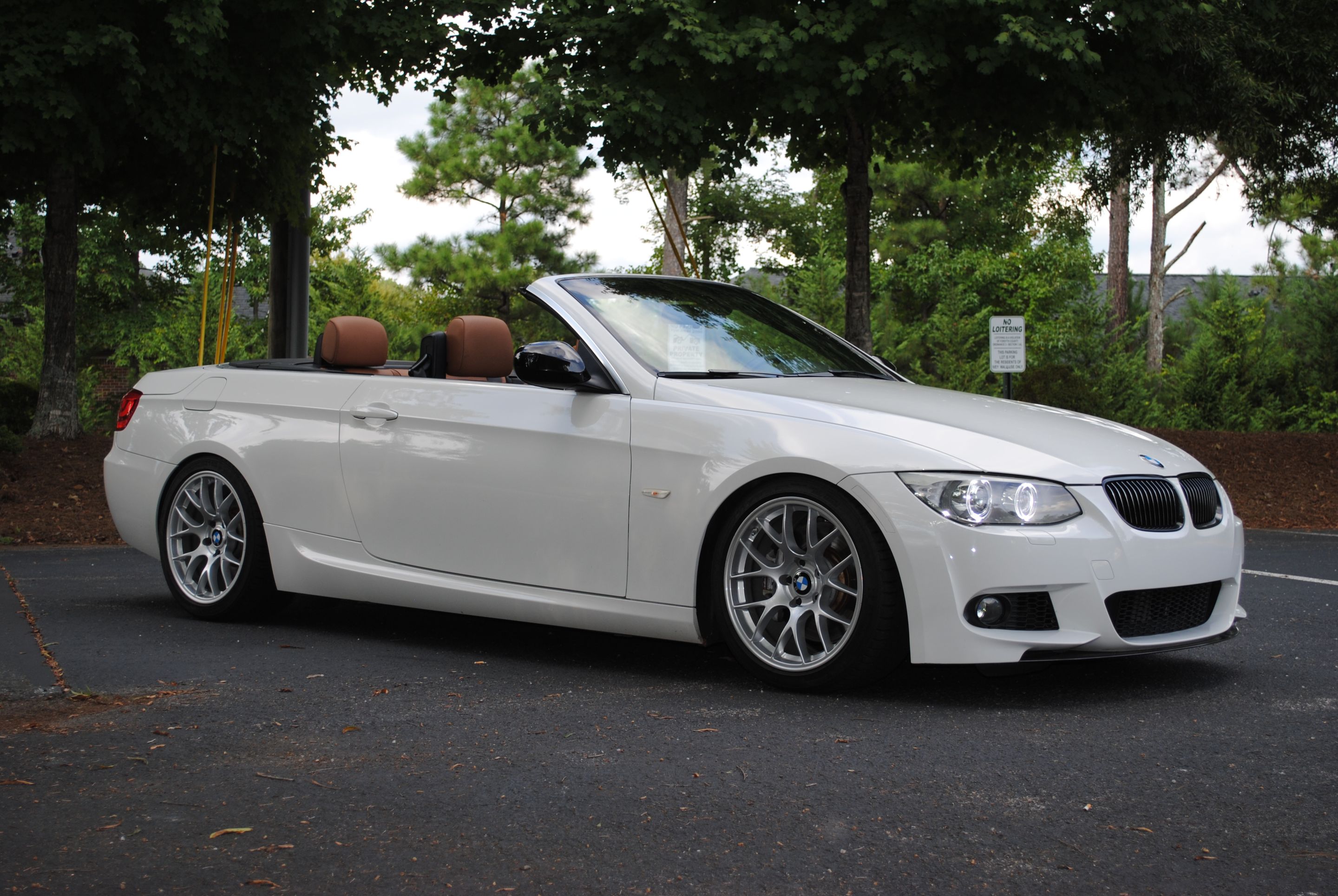 White BMW E93 Convertible 3 Series with 18" EC-7 Apex wheels in Race Silver