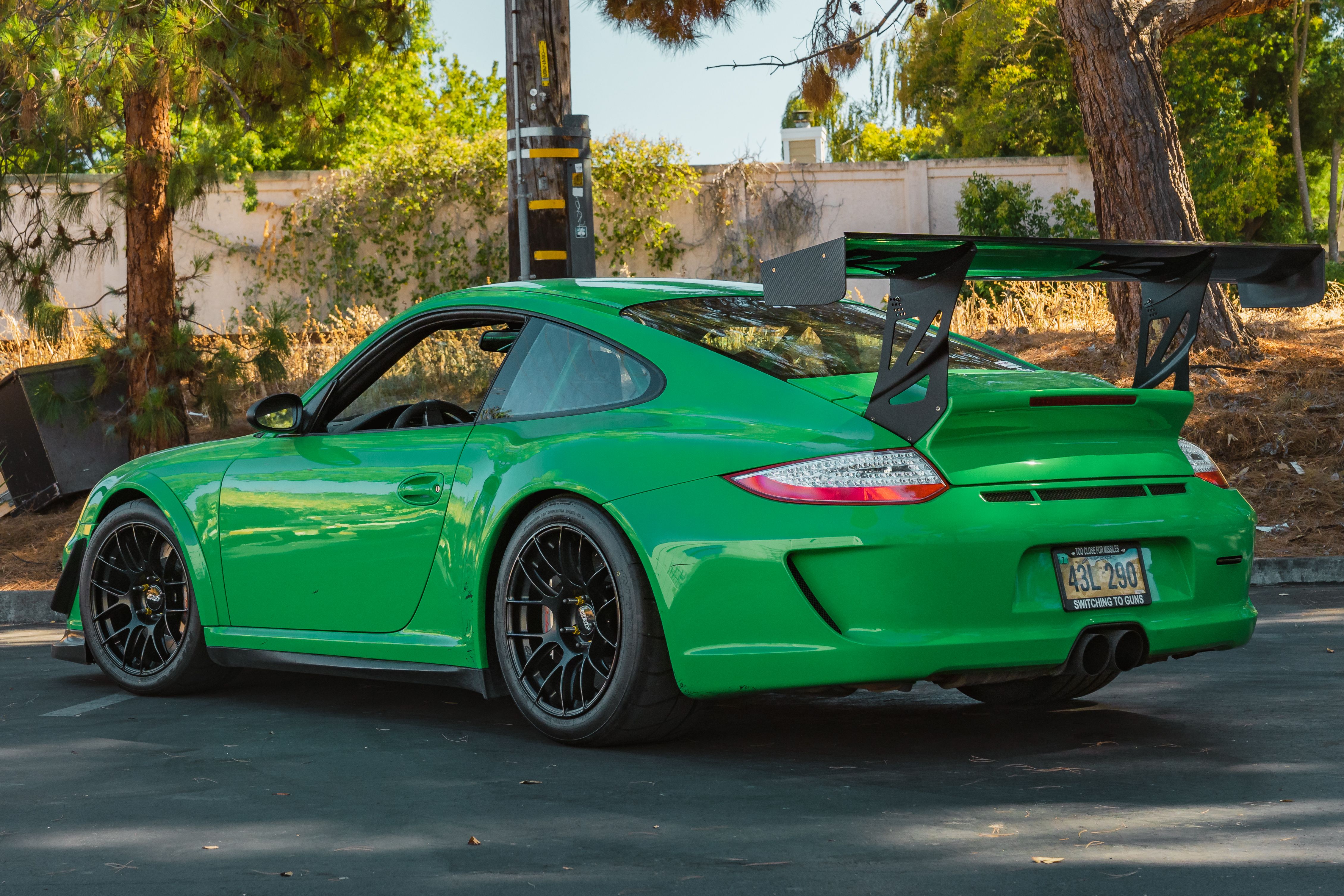Porsche 911 997 GT3 RS with 18