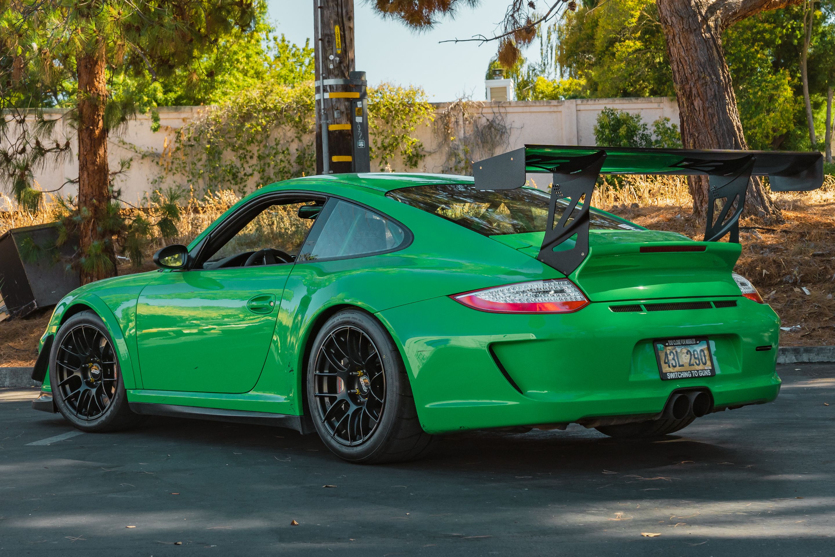 Green Porsche 911 997 GT3 RS with 18" EC-7RS Apex wheels in Satin Black