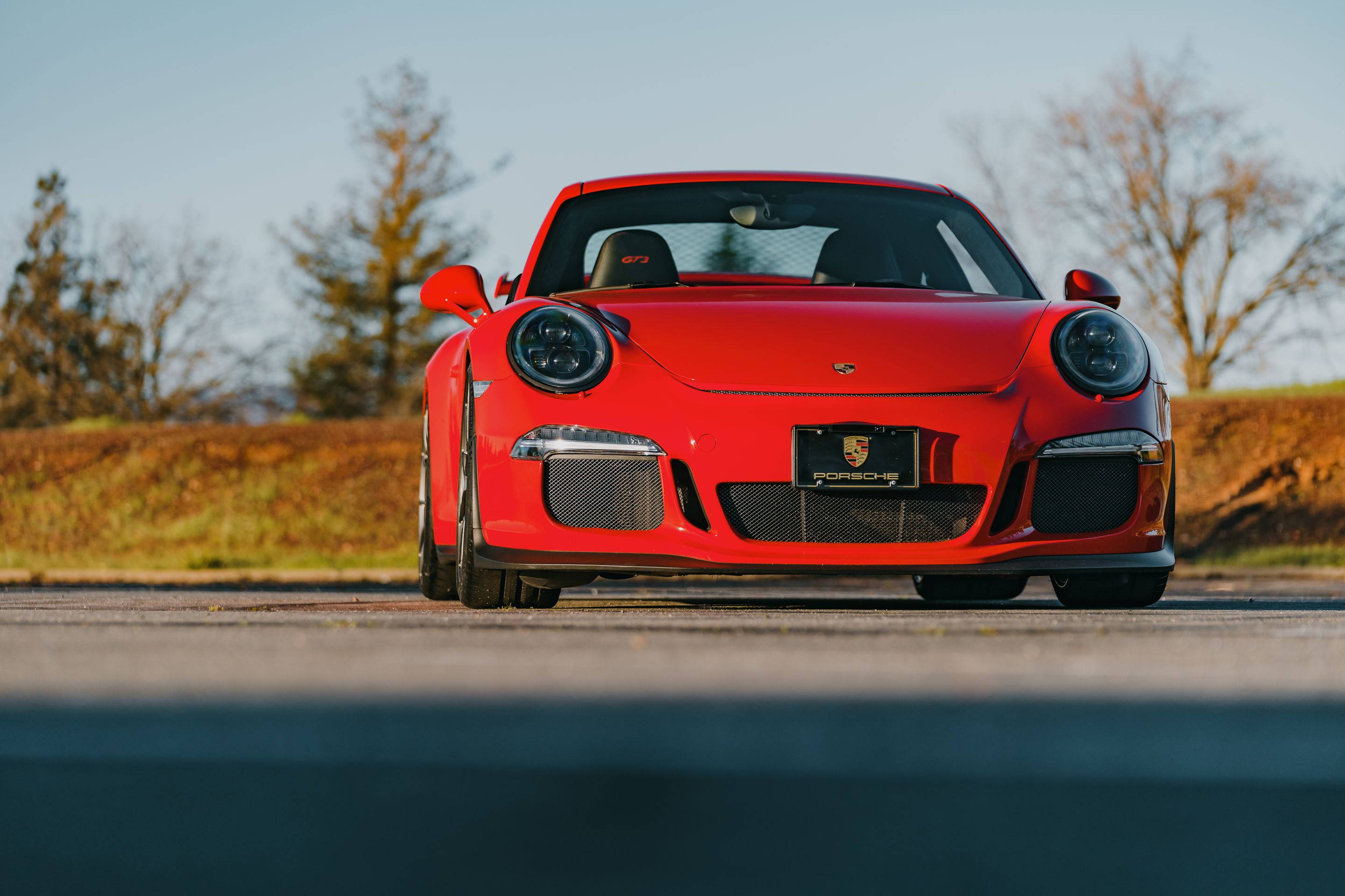 Red Porsche 911 991.1 GT3 with 20" VS-5RS Apex wheels in Anthracite