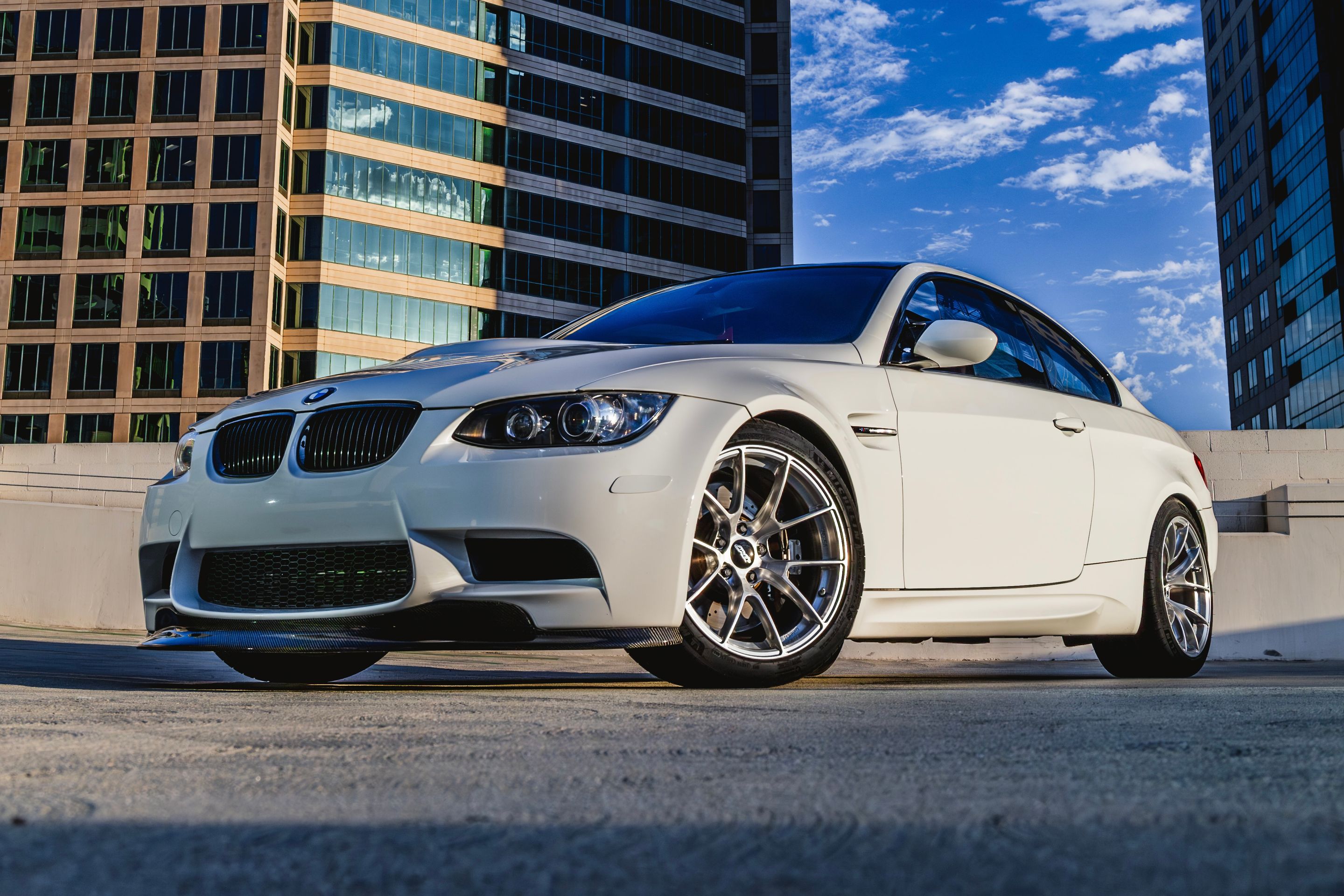 White BMW E92 Coupe M3 with 18" VS-5RS Apex wheels in Brushed Clear