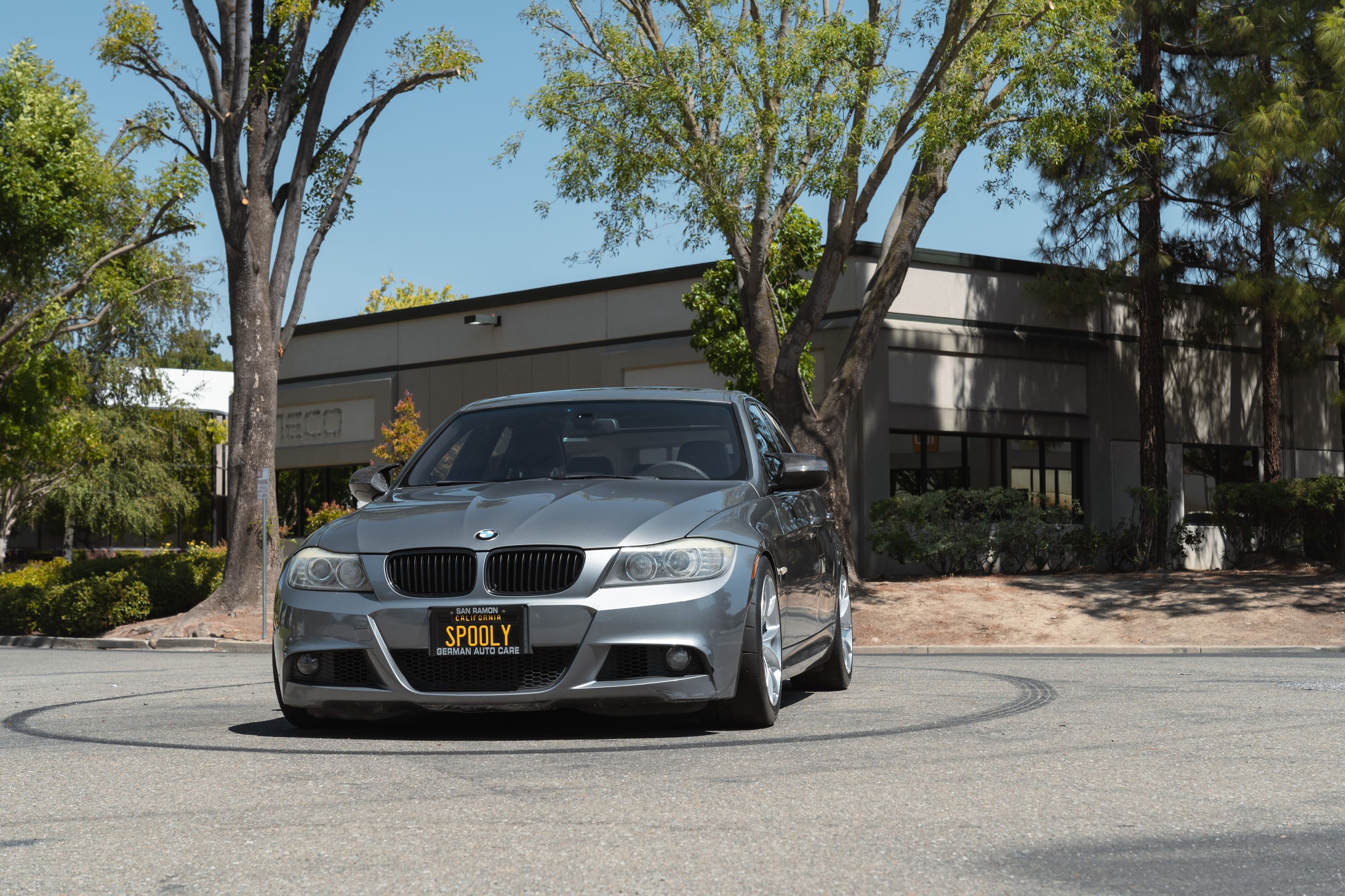 Grey BMW E90 LCI Sedan 3 Series with 17" VS-5RS Apex wheels in Brushed Clear