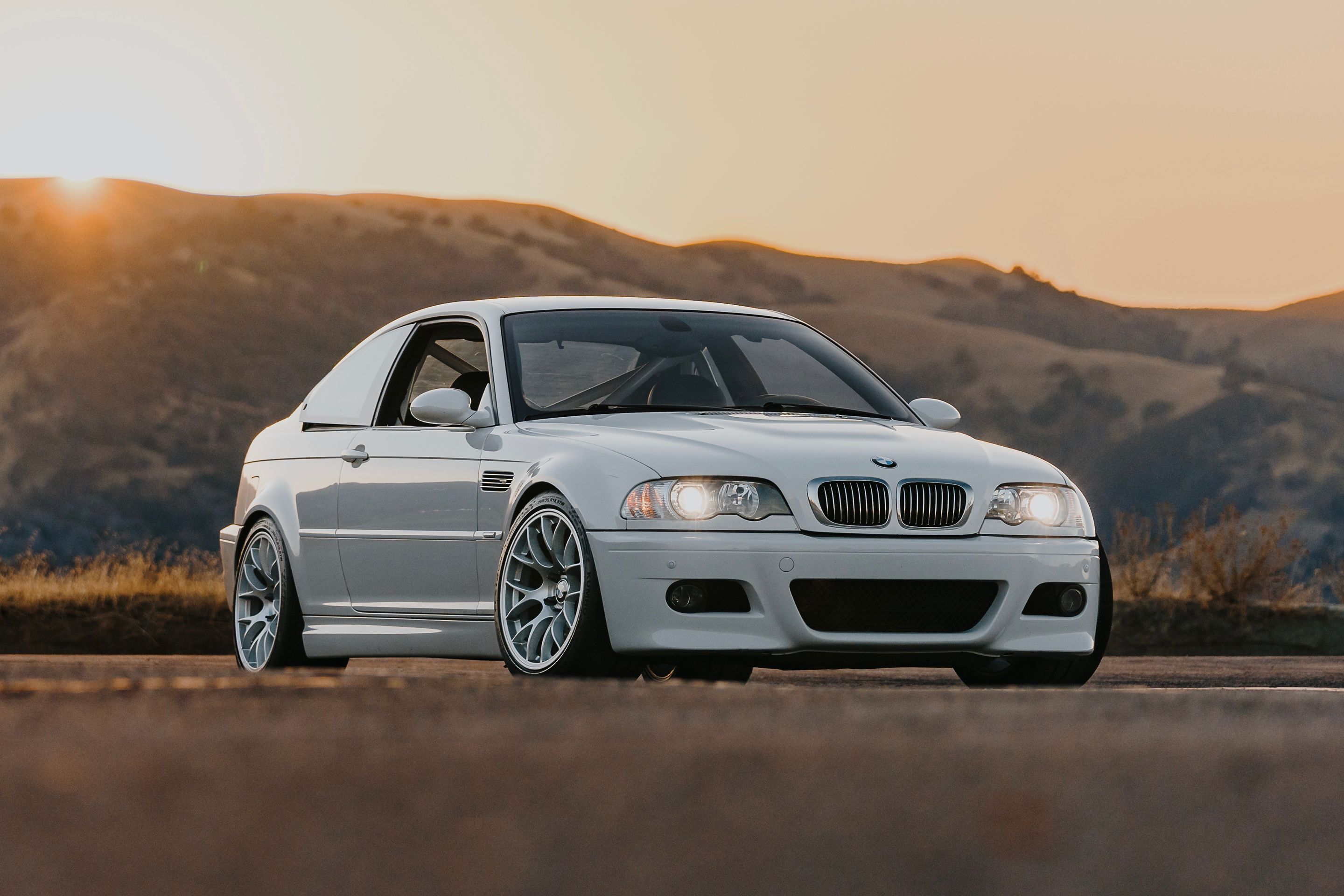 White BMW E46 M3 with 18" EC-7 Apex wheels in Race Silver