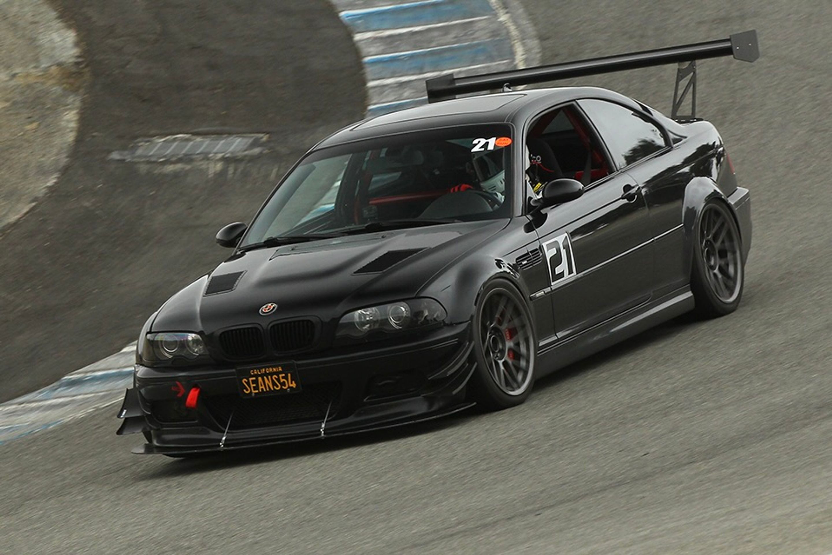 Black BMW E46 M3 with 18" ARC-8 Apex wheels in Anthracite