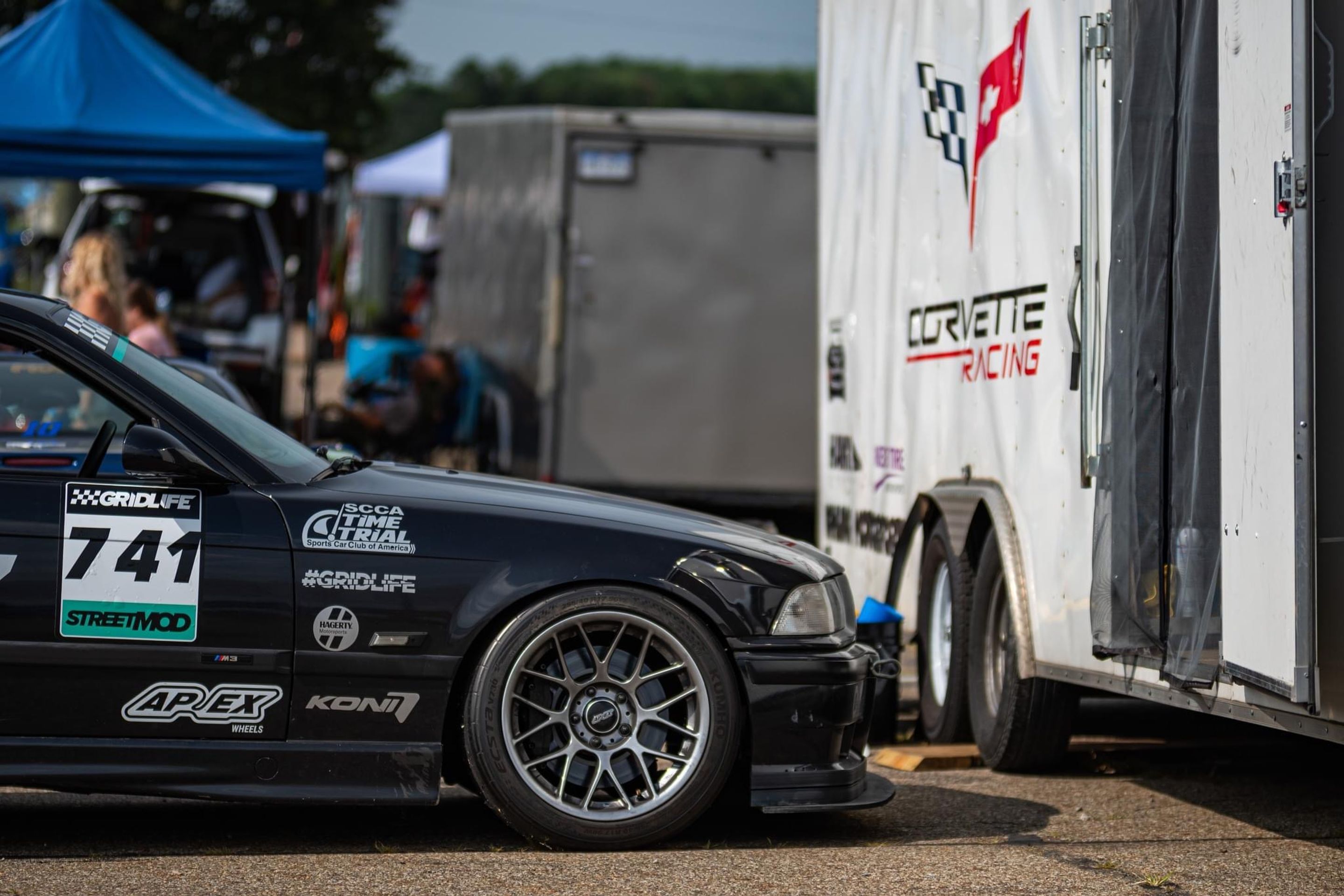 Purple BMW E36 M3 with 17" ARC-8 Apex wheels in Hyper Black