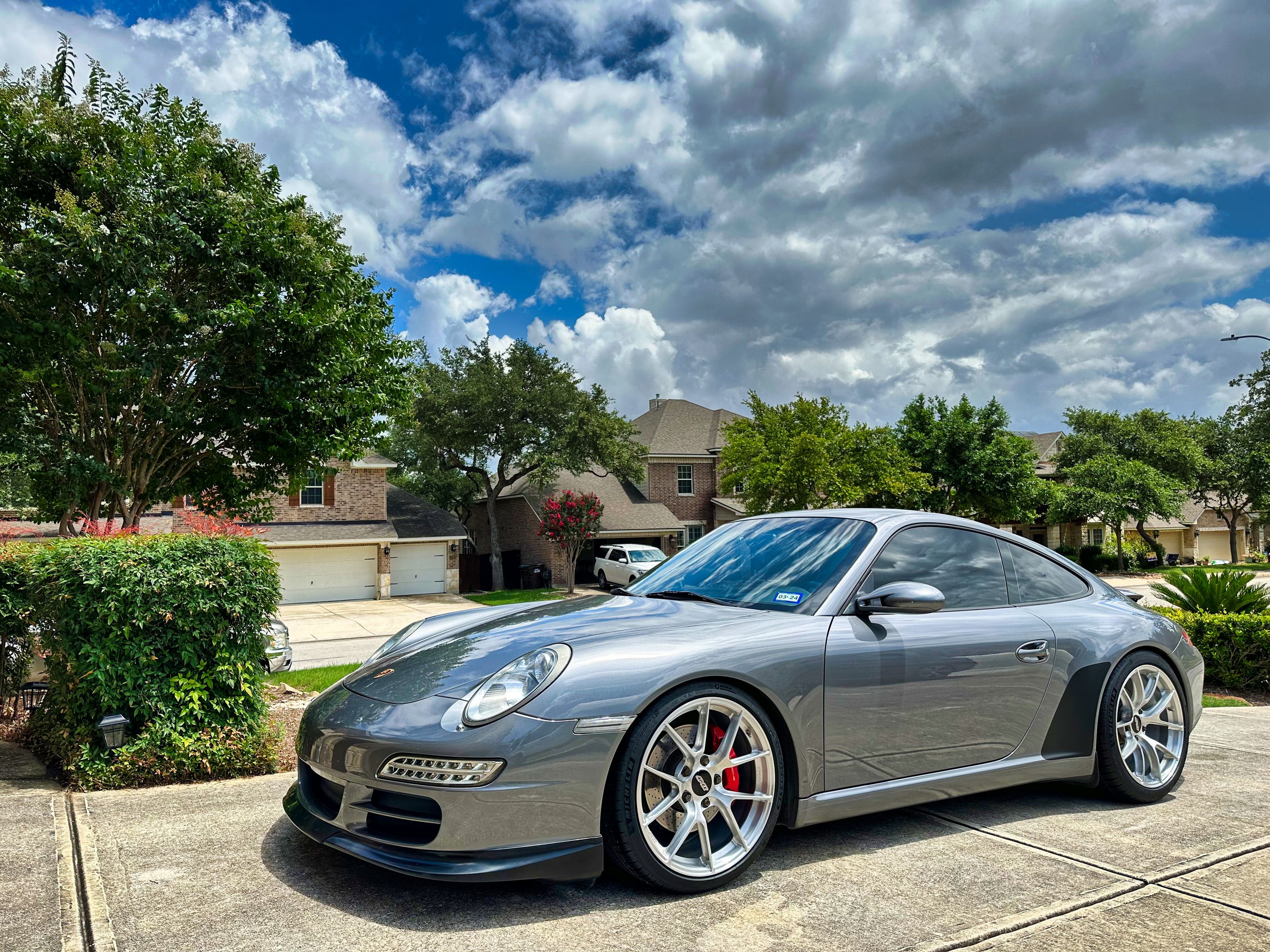 Grey Porsche 911 997 Carrera S with 19" VS-5RS Apex wheels in Brushed Clear