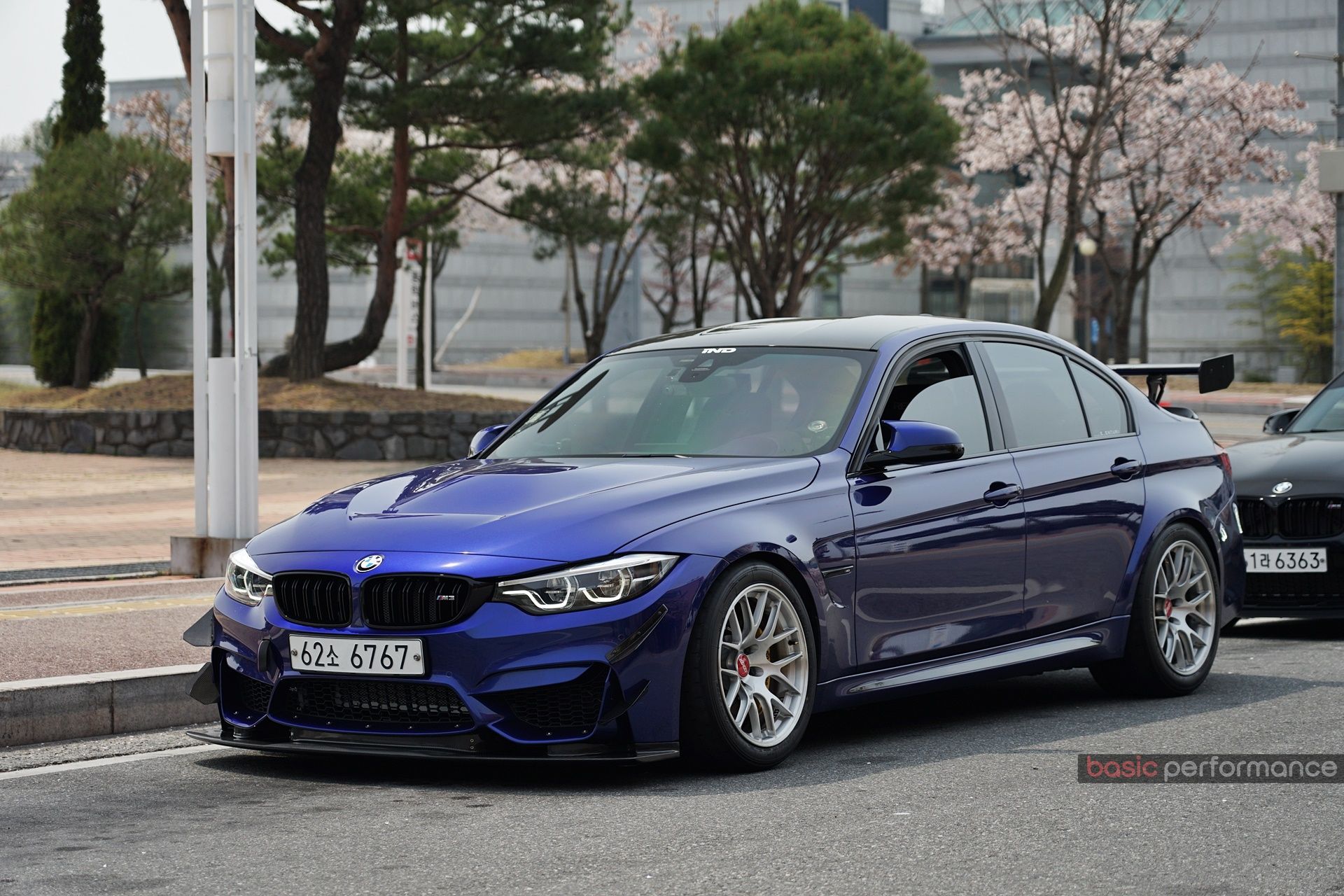 Blue BMW F80 M3 with 18" EC-7R Apex wheels in Brushed Clear