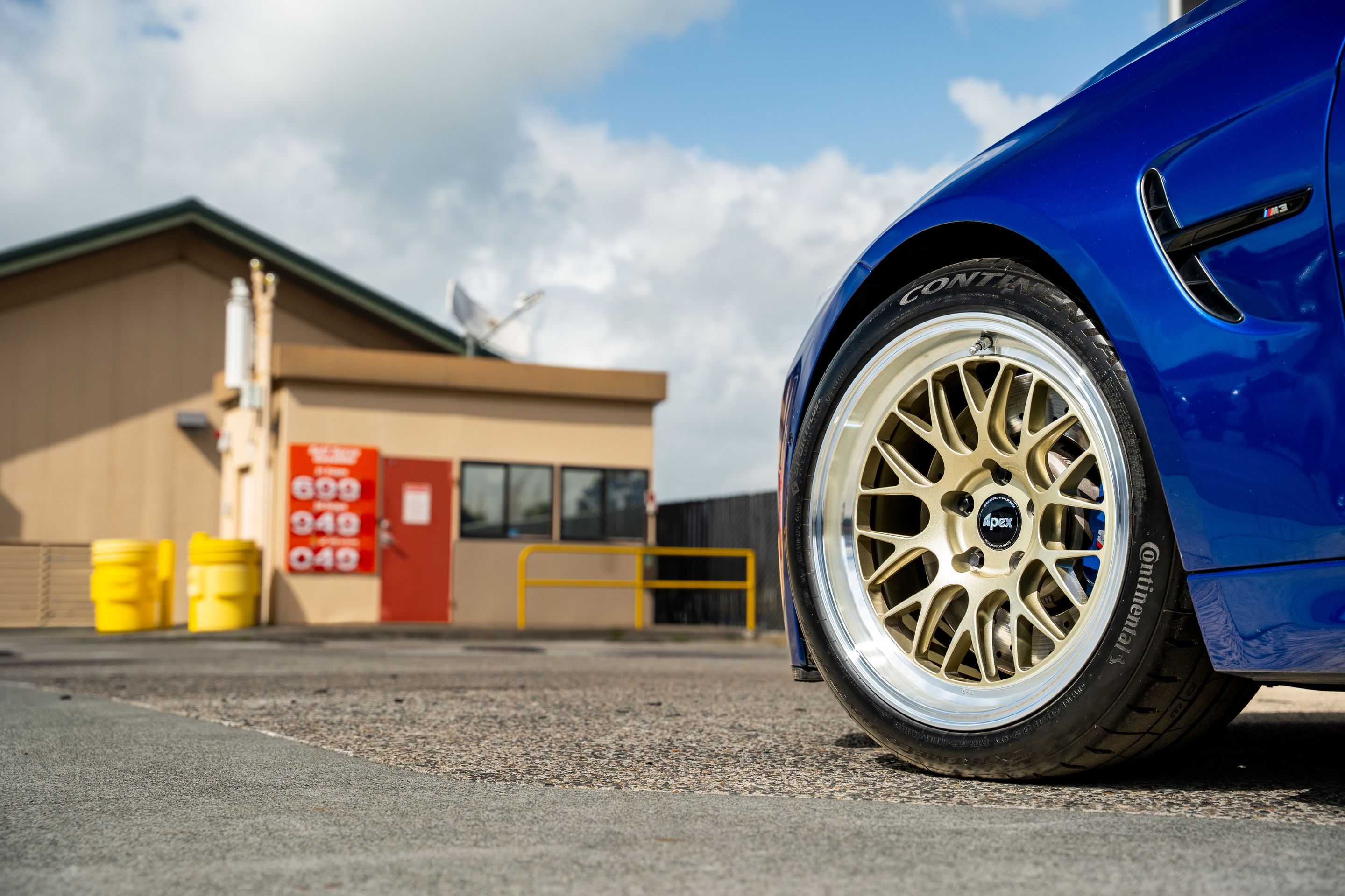 Blue BMW F80 M3 with 18" ML-10RT Apex wheels in Machined Lip Gloss Motorsport Gold