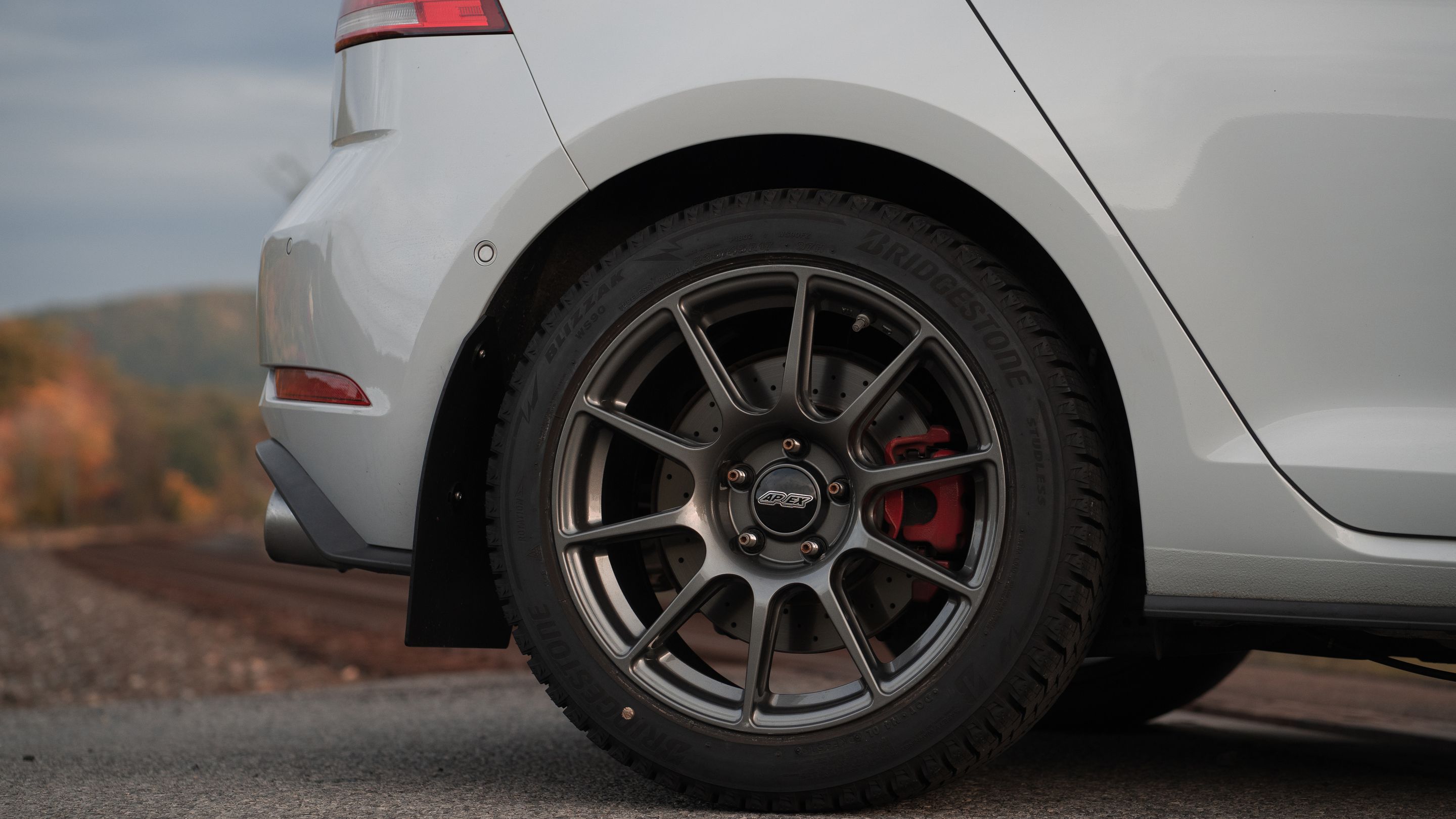 Grey VW MK7 GTI with 17" SM-10 Apex wheels in Anthracite
