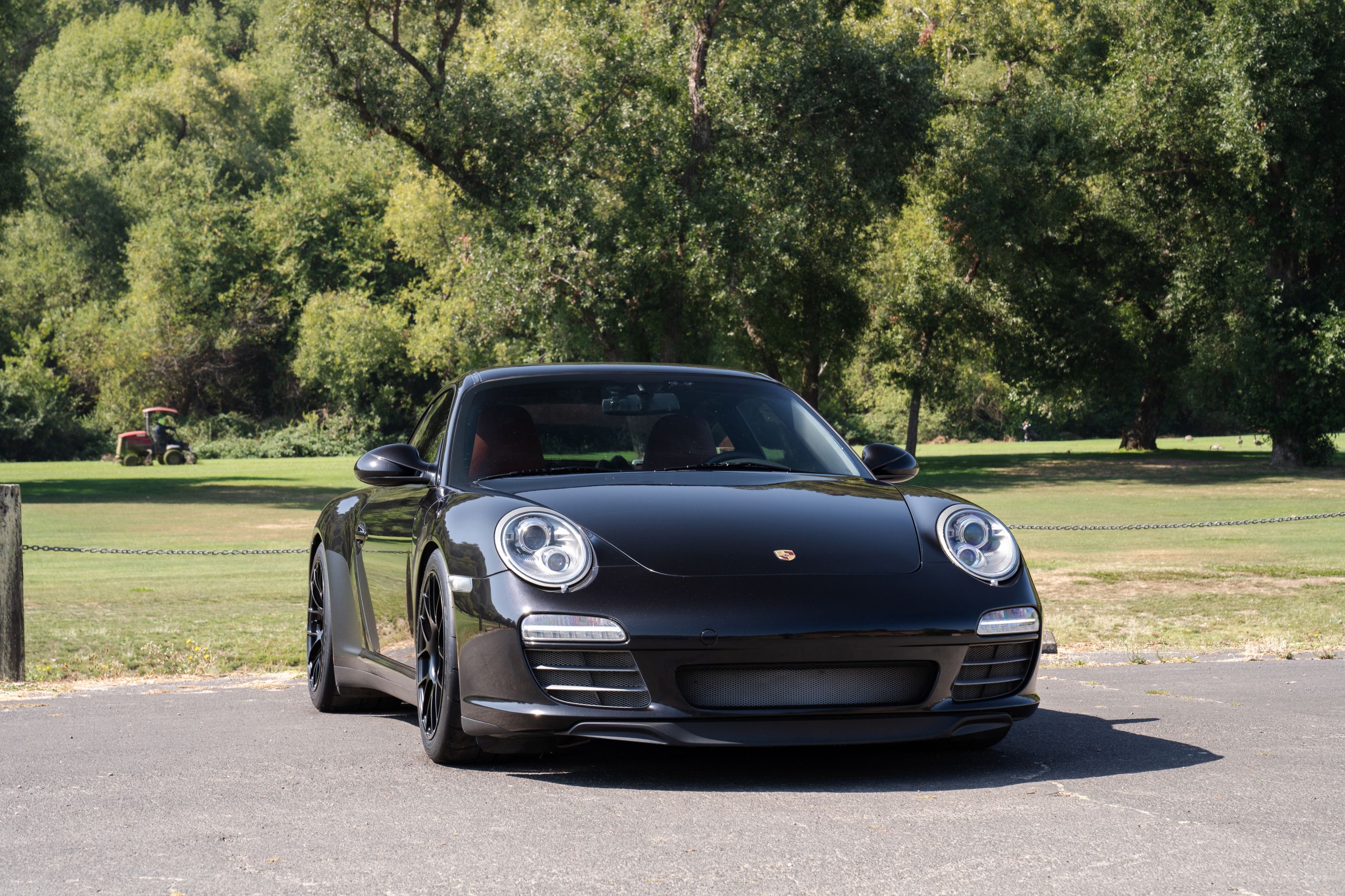 Black Porsche 911 997 Carrera 4S with 18" EC-7RS Apex wheels in Satin Black