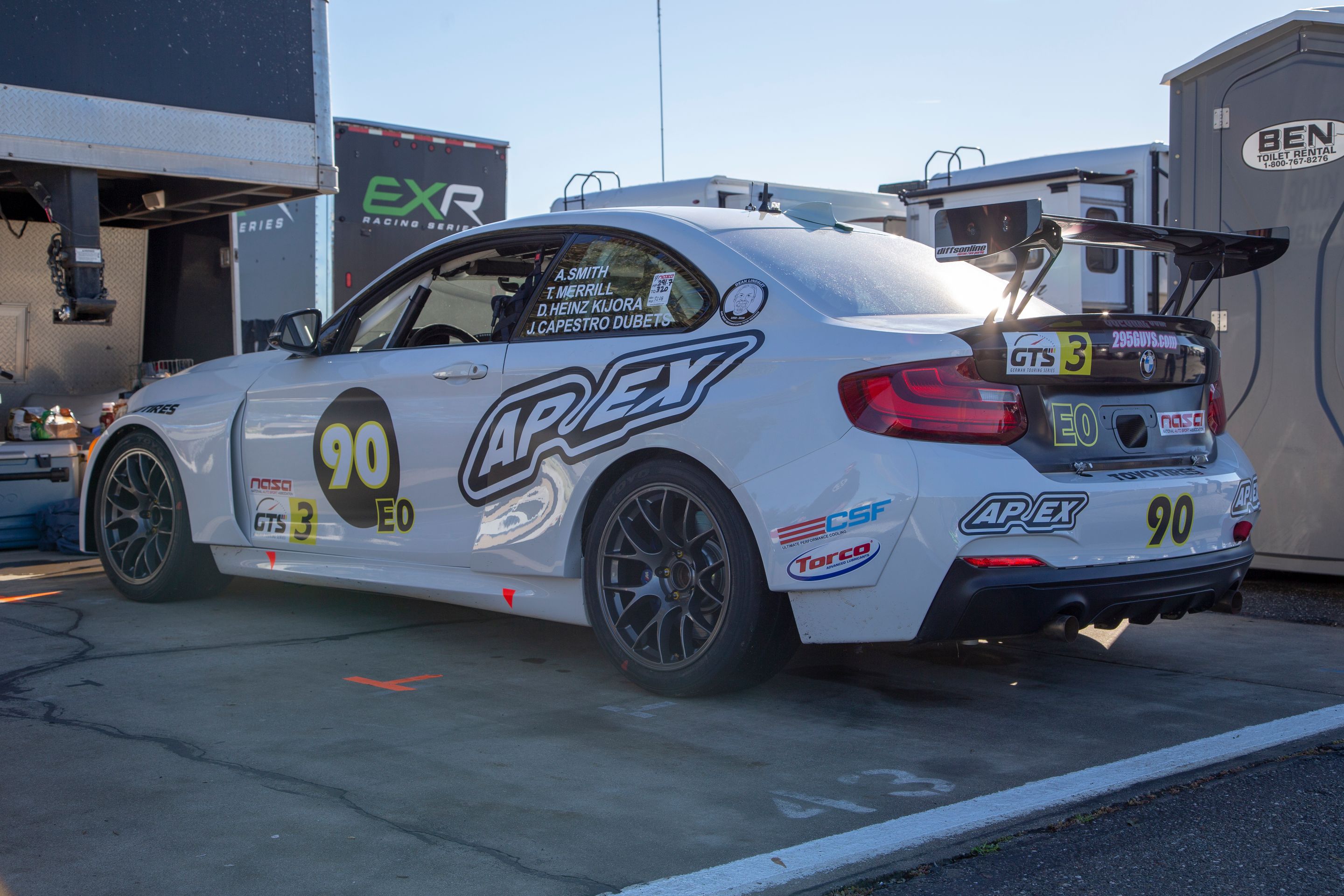 White BMW F22 Coupe 2 Series with 18" EC-7 Apex wheels in Anthracite