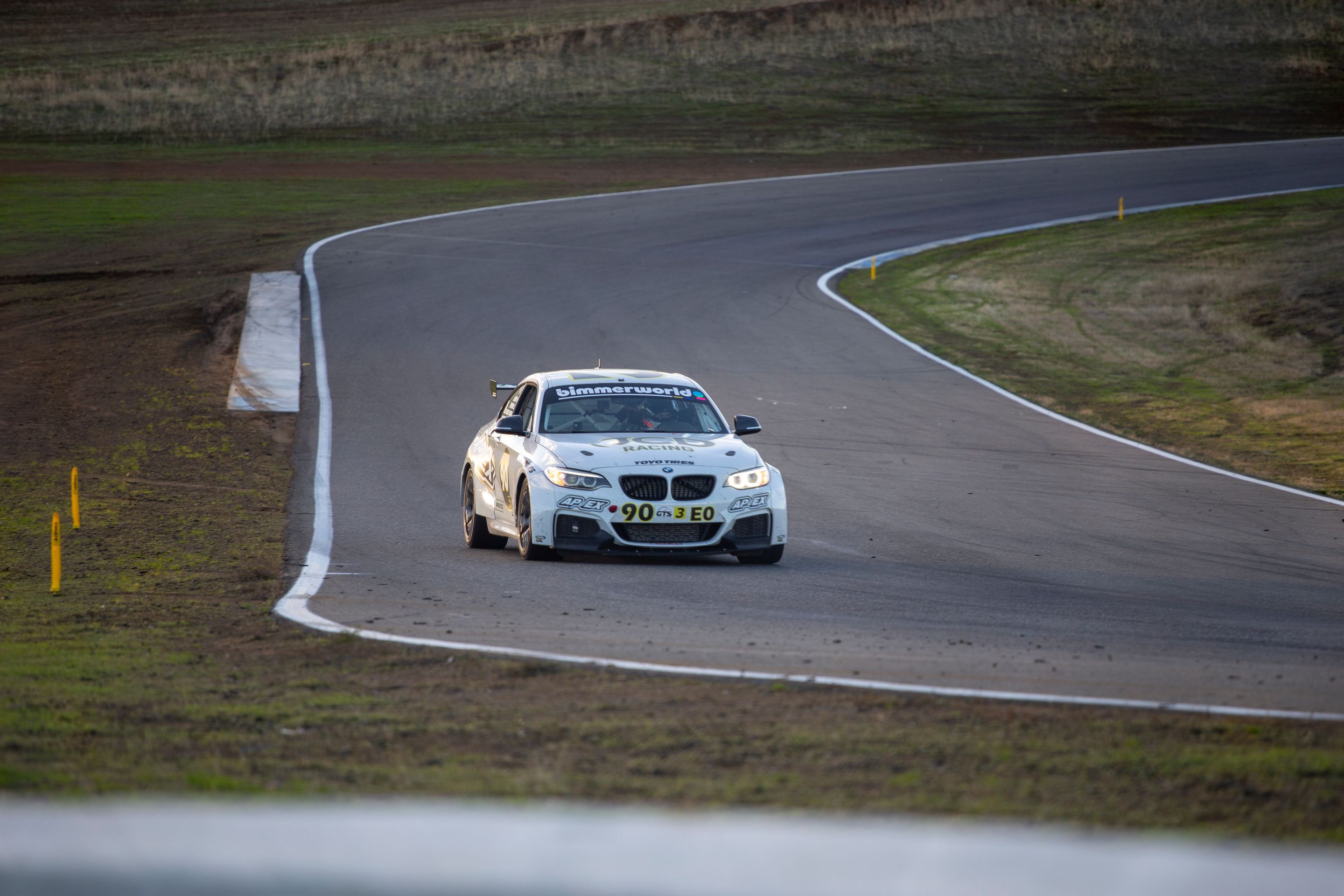 White BMW F22 Coupe 2 Series with 18" EC-7 Apex wheels in Anthracite